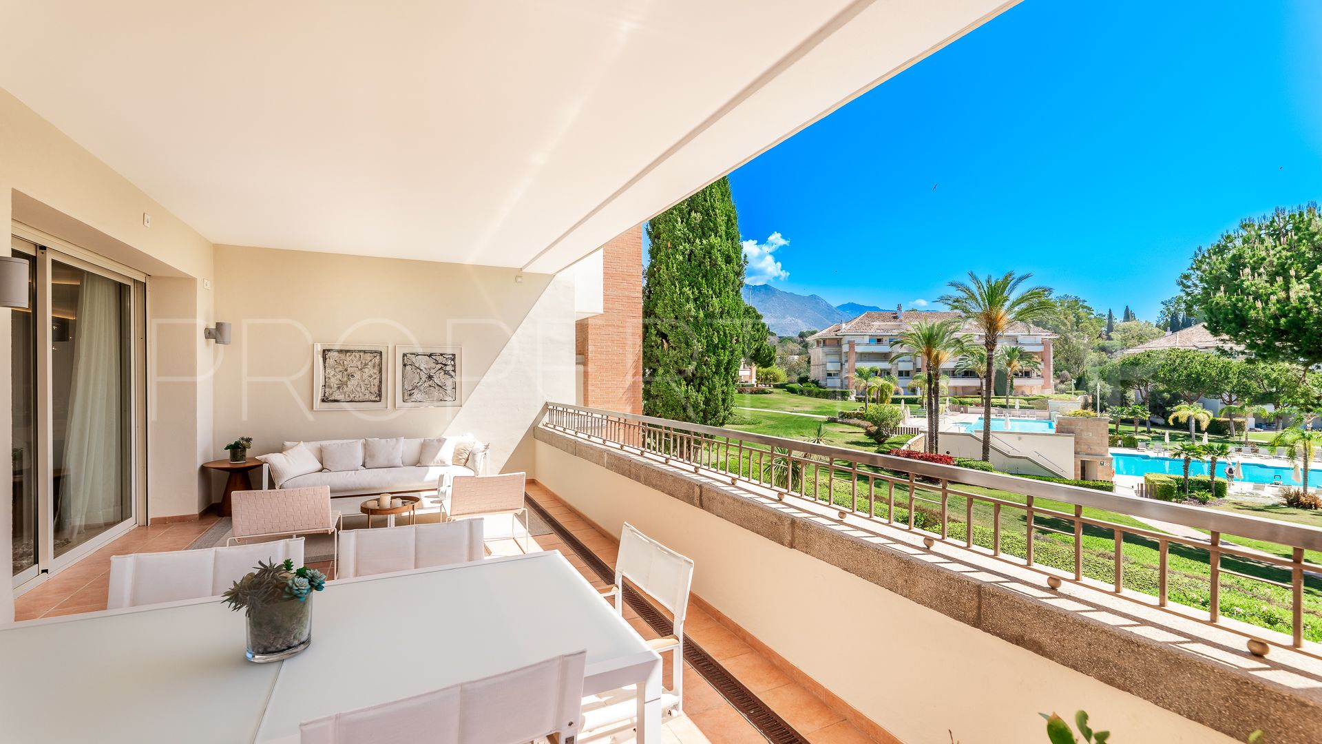 Se vende apartamento de 4 dormitorios en Marbella Golden Mile