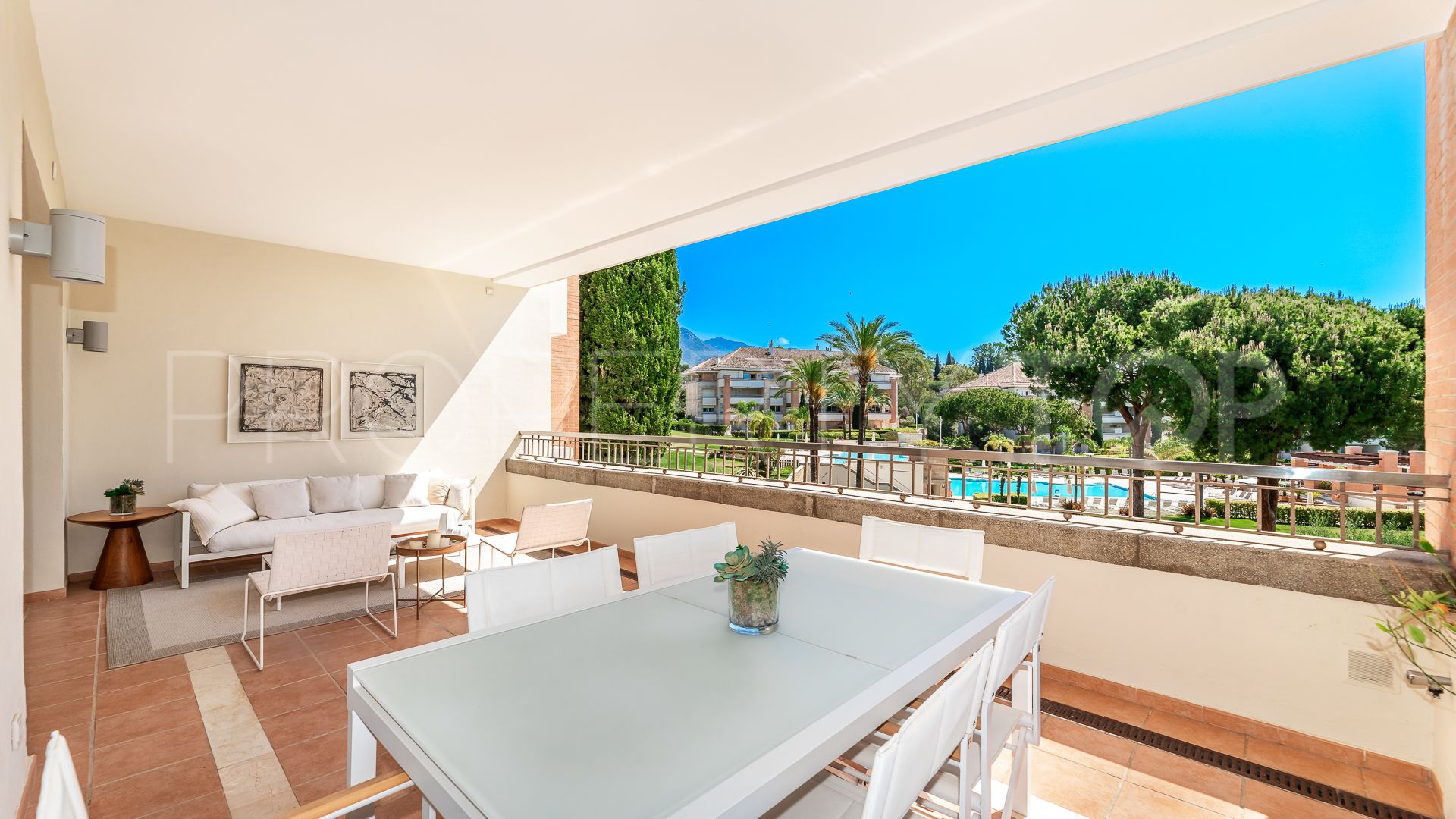 Se vende apartamento de 4 dormitorios en Marbella Golden Mile