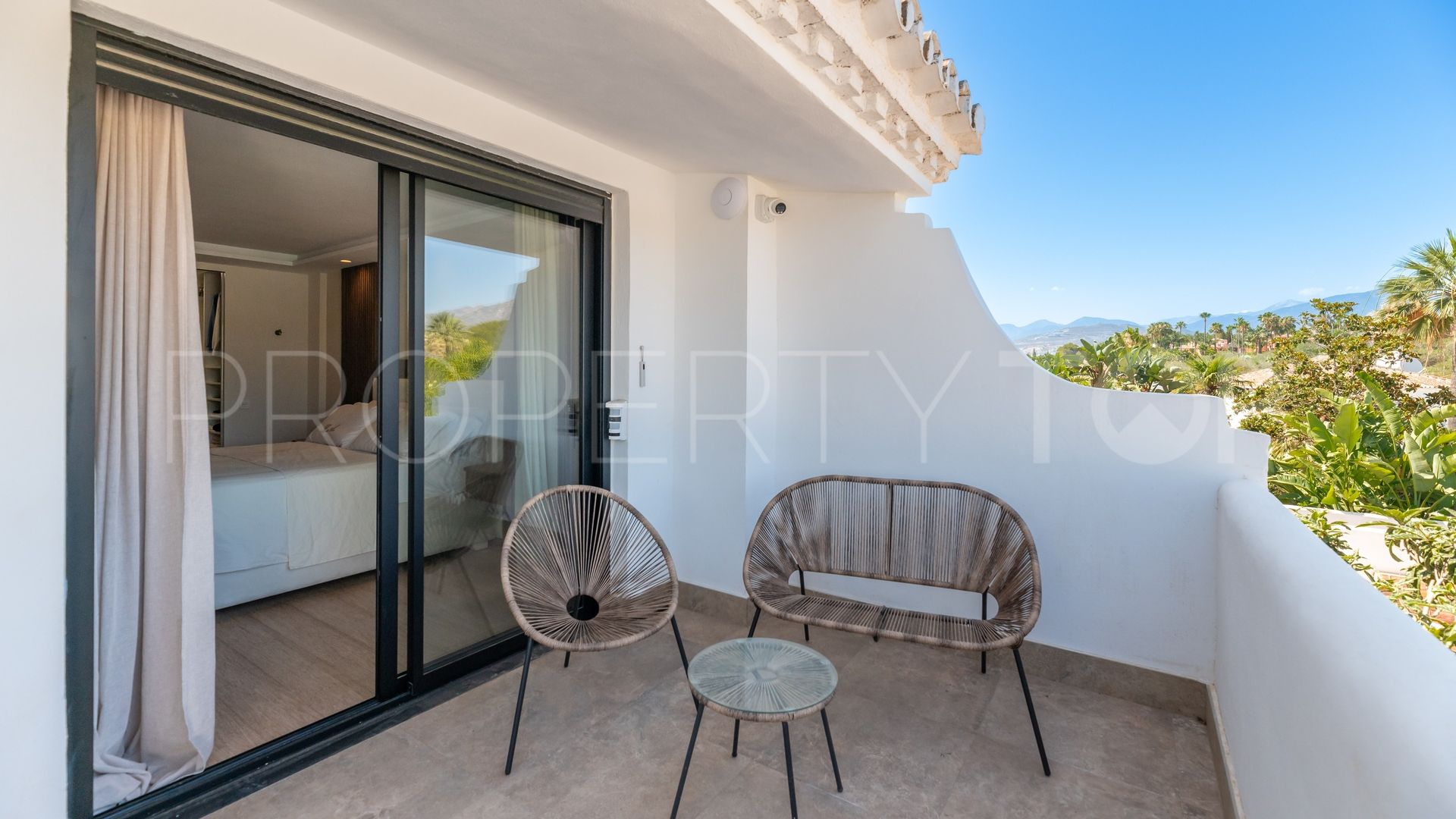 Nueva Andalucia duplex for sale