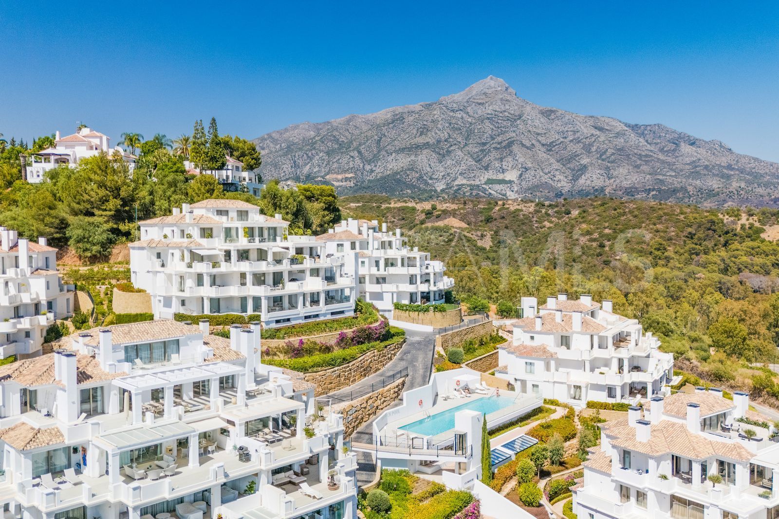 For sale apartment in Nueva Andalucia