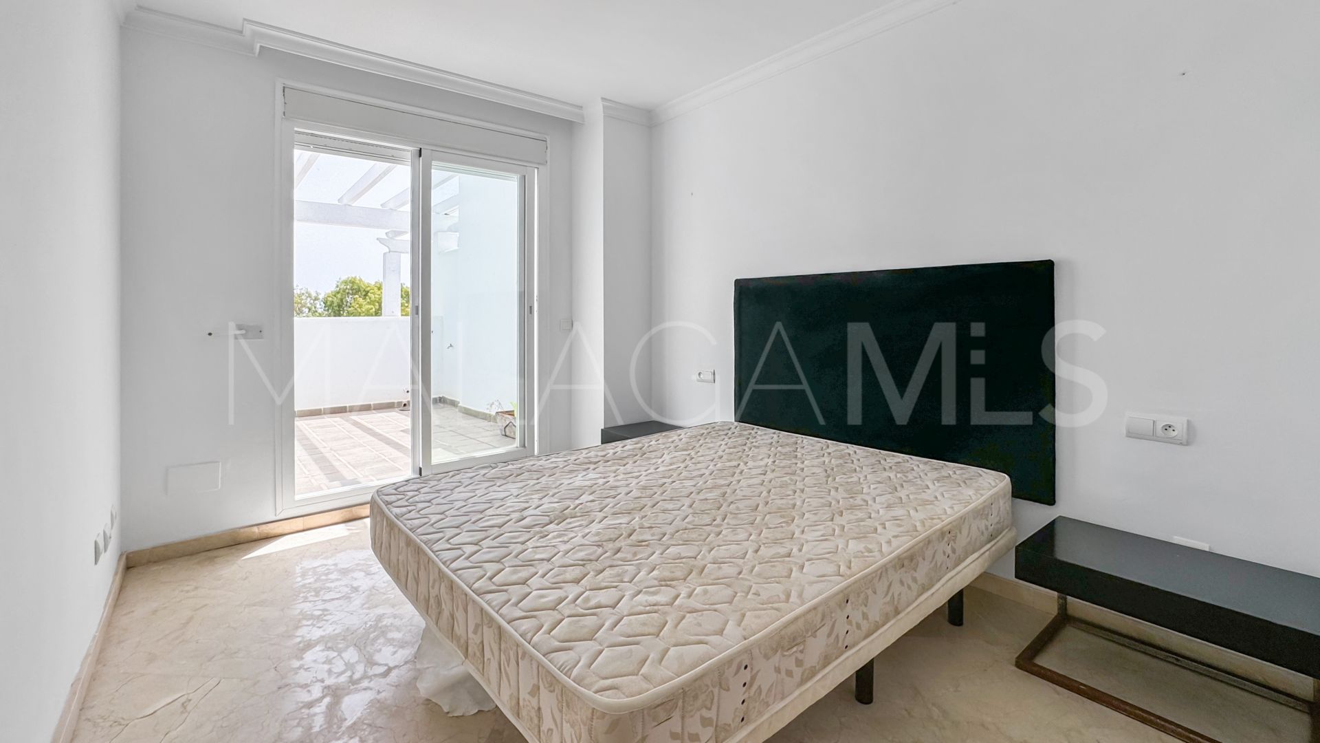 Duplex rez de chaussée for sale in Bahia de Casares