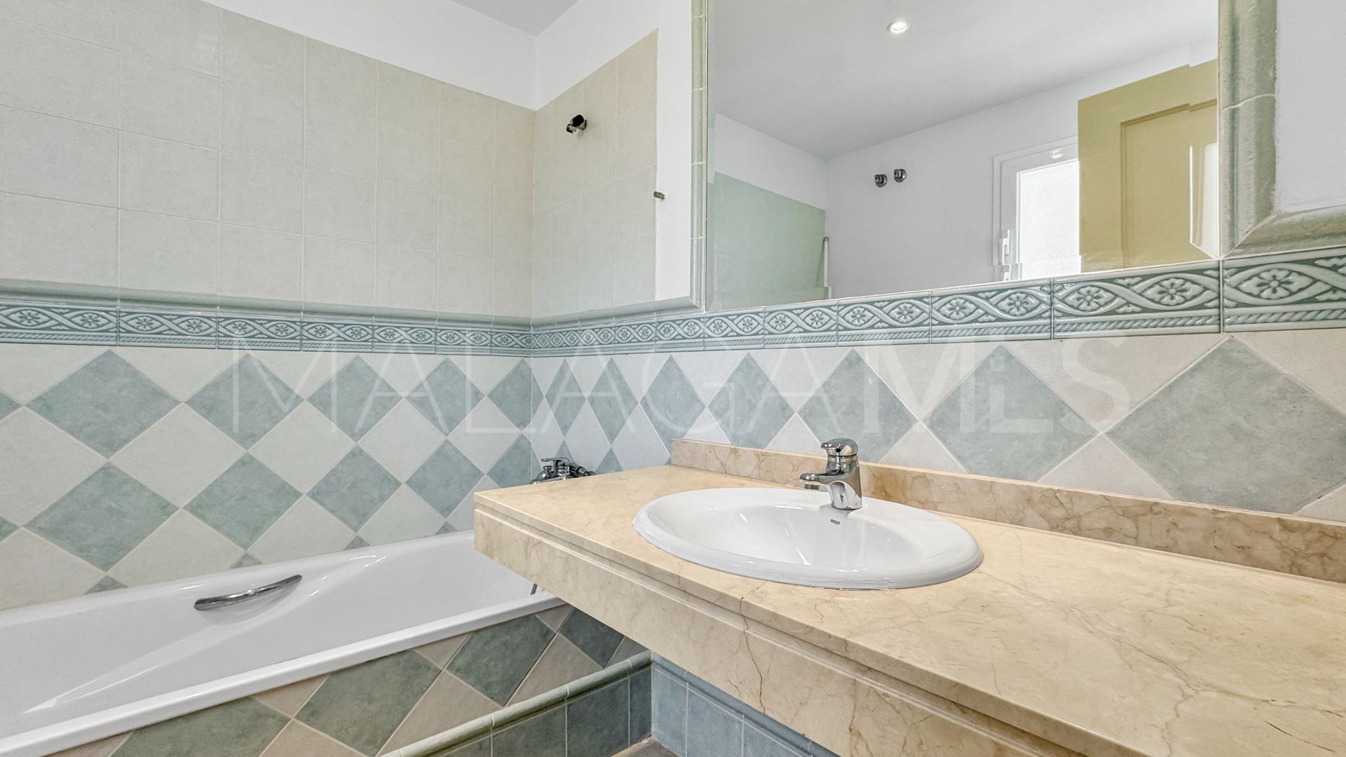 Duplex rez de chaussée for sale in Bahia de Casares