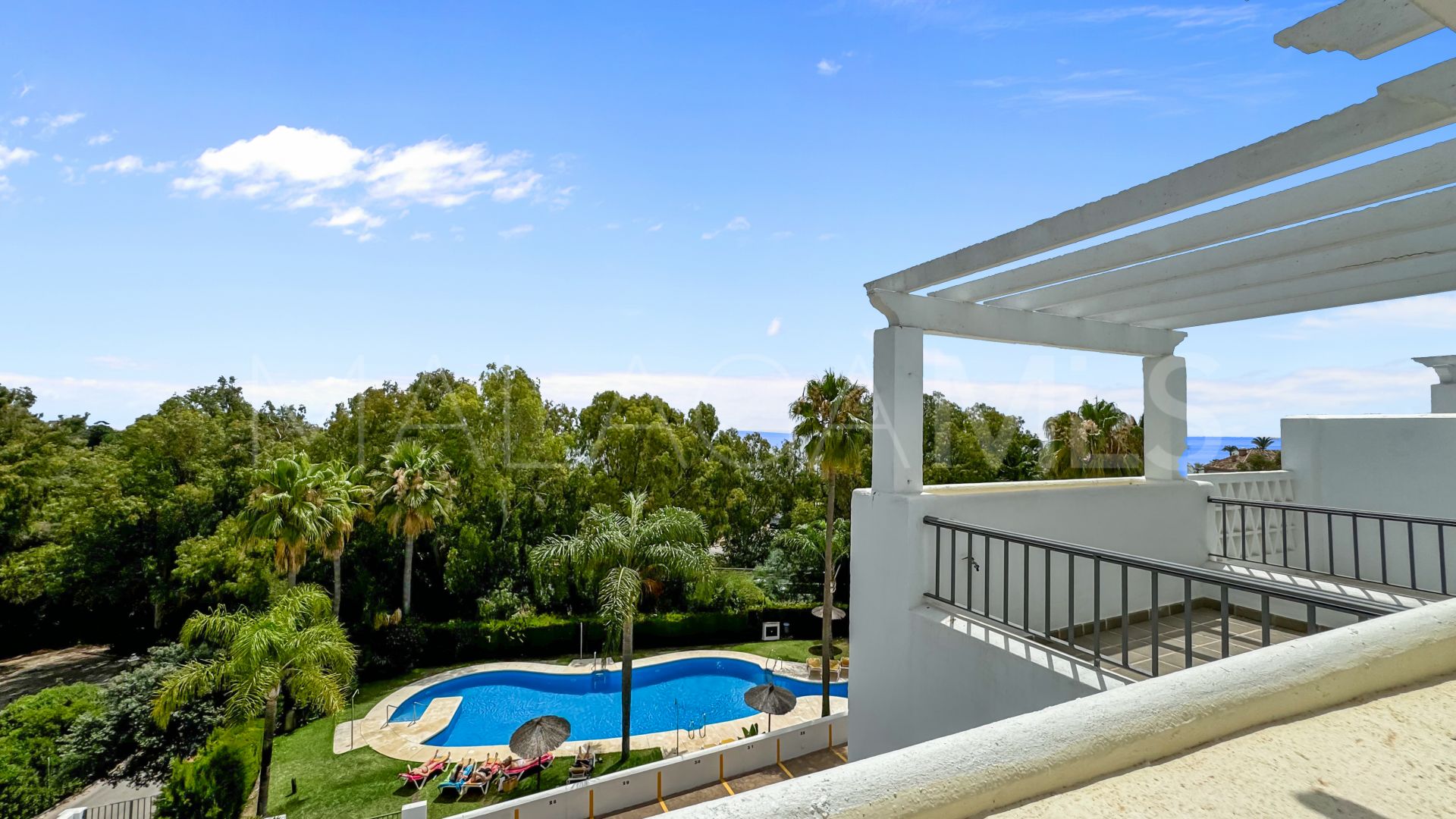 For sale ground floor duplex in Bahia de Casares