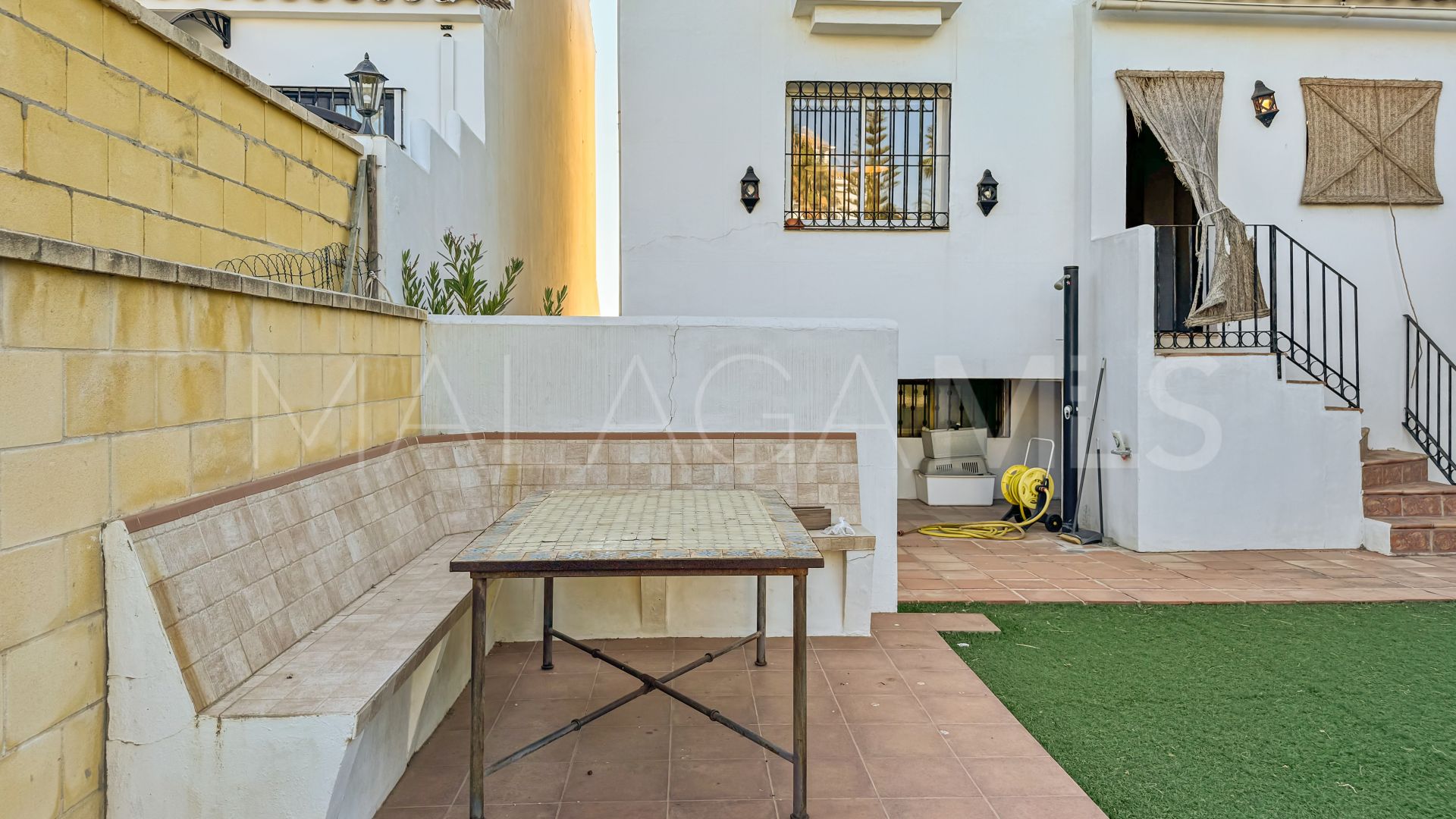 For sale town house in La Duquesa