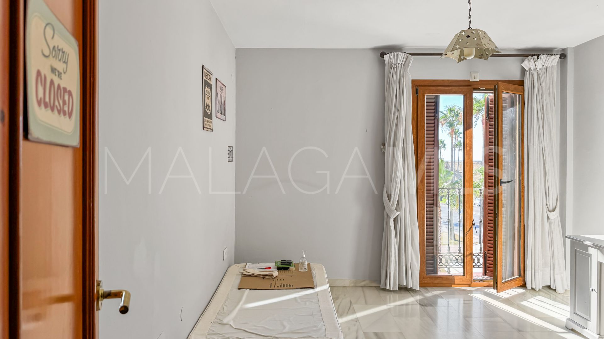 For sale town house in La Duquesa