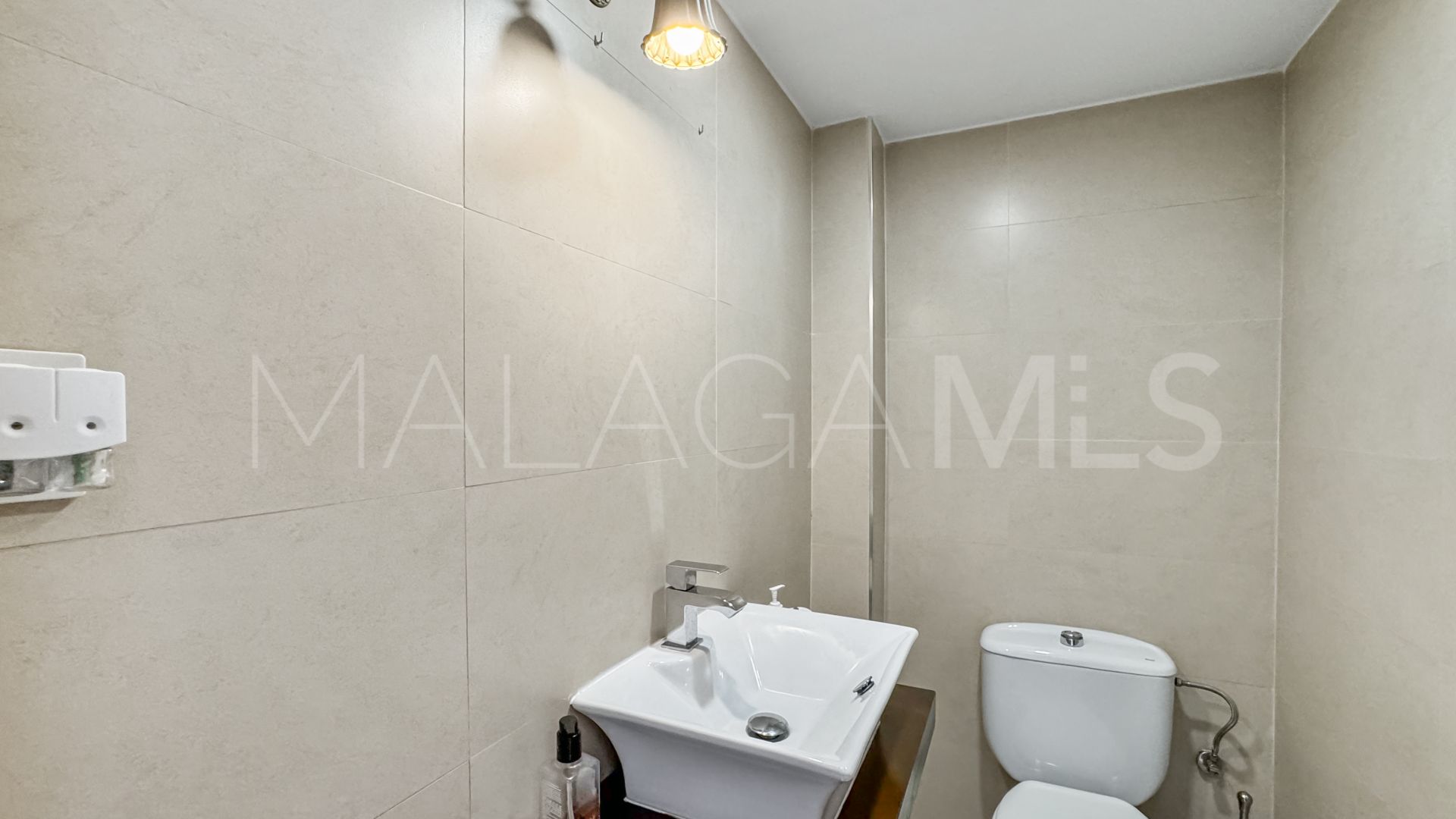 For sale town house in La Duquesa