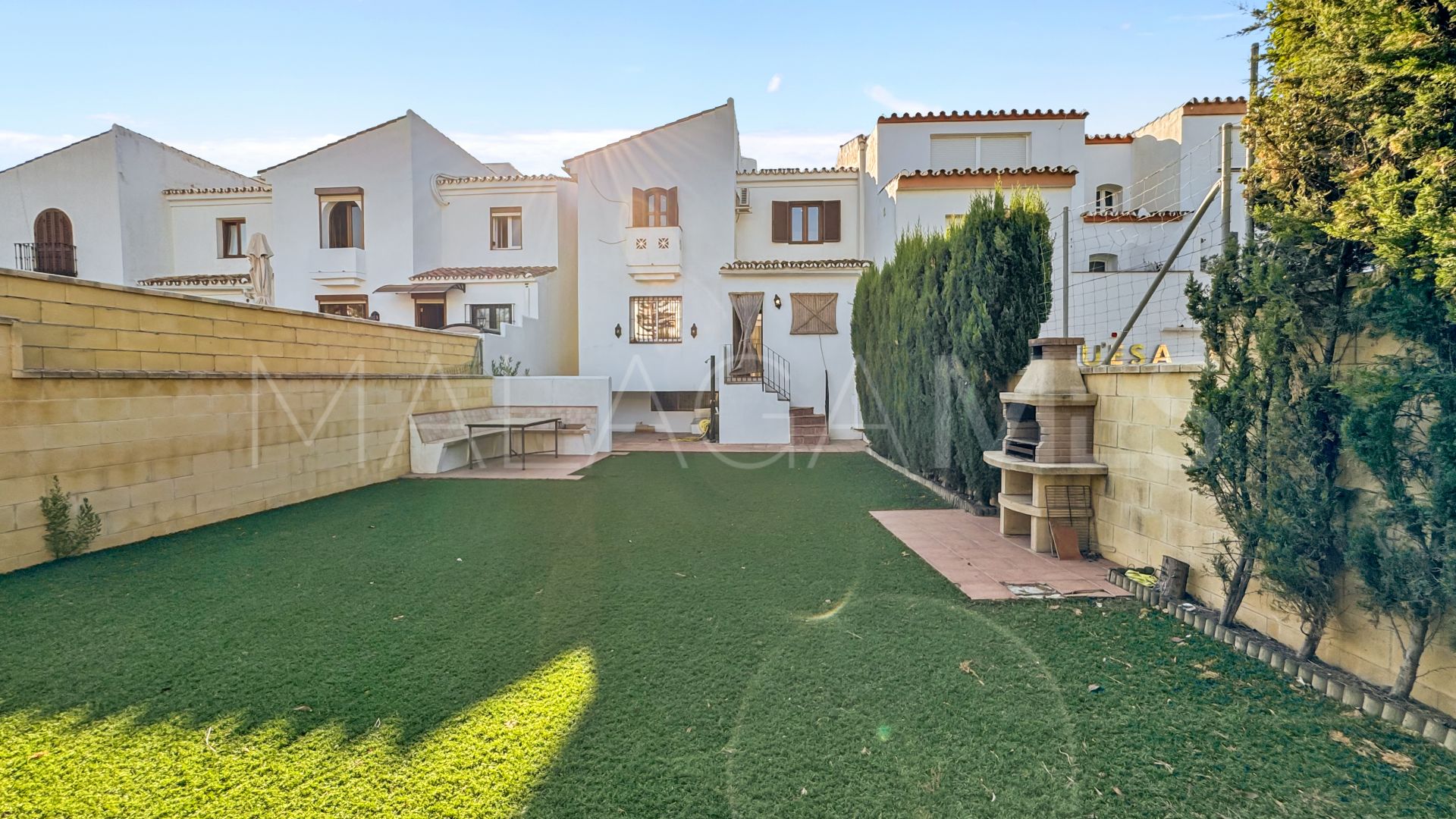 For sale town house in La Duquesa