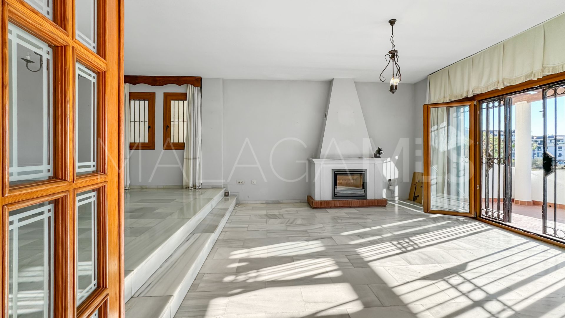 For sale town house in La Duquesa