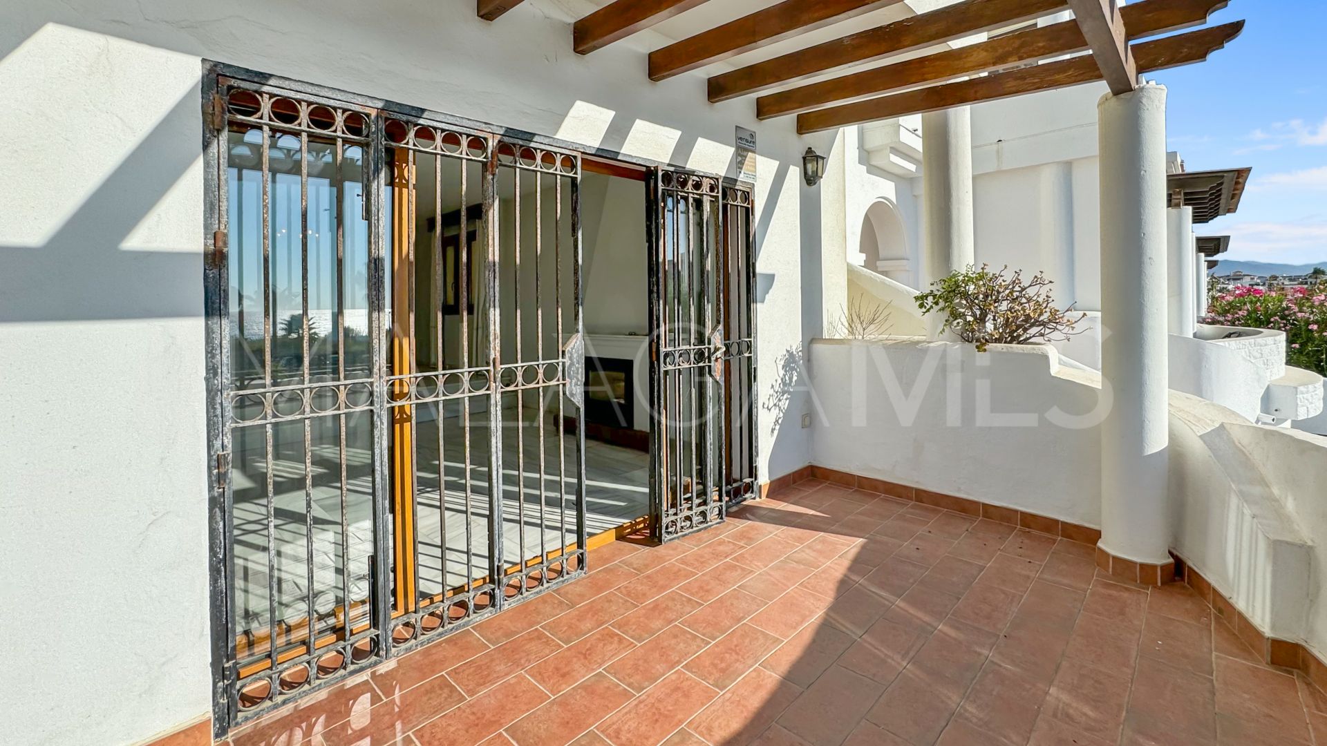 For sale town house in La Duquesa