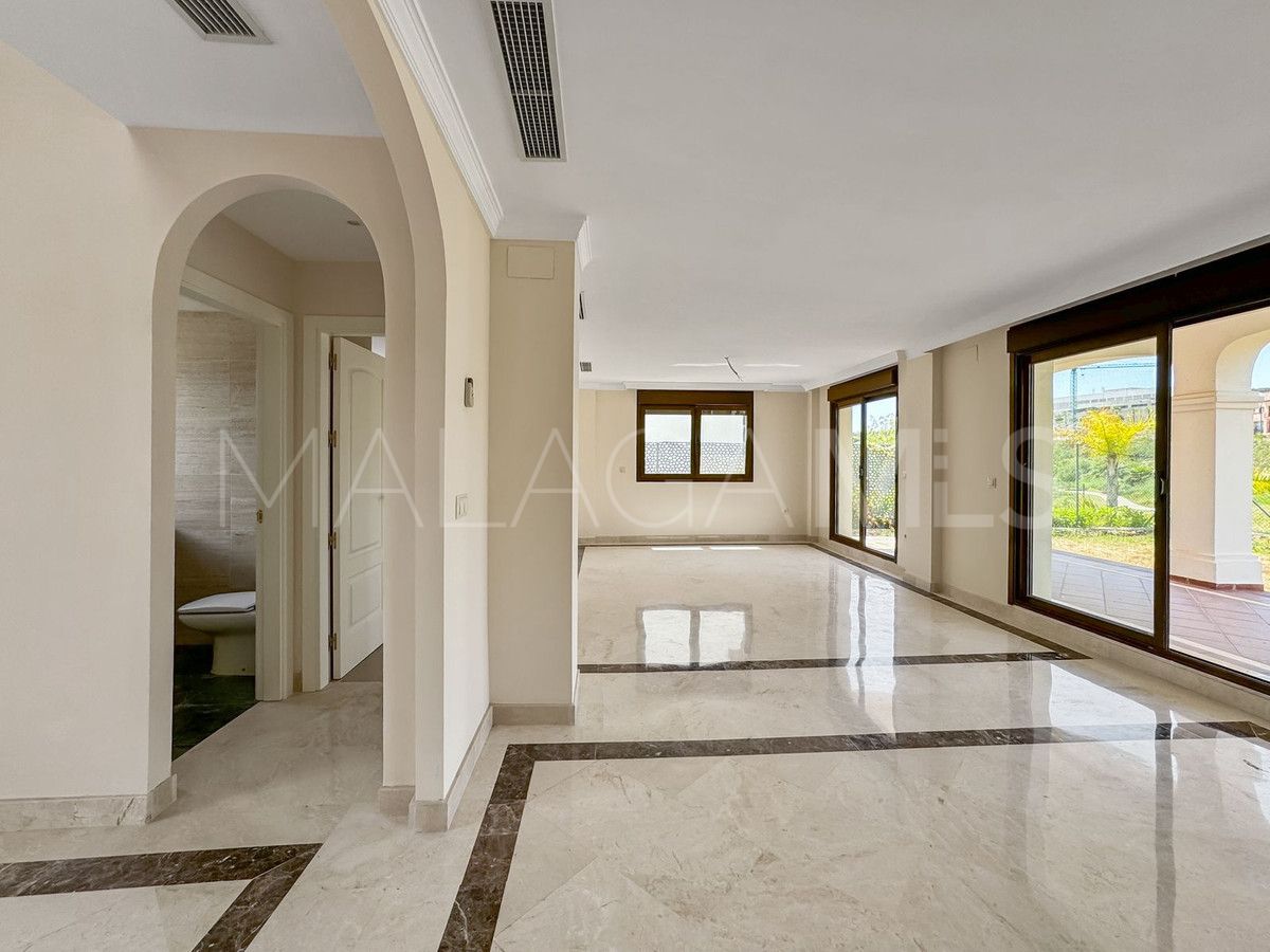 Villa for sale in Estepona