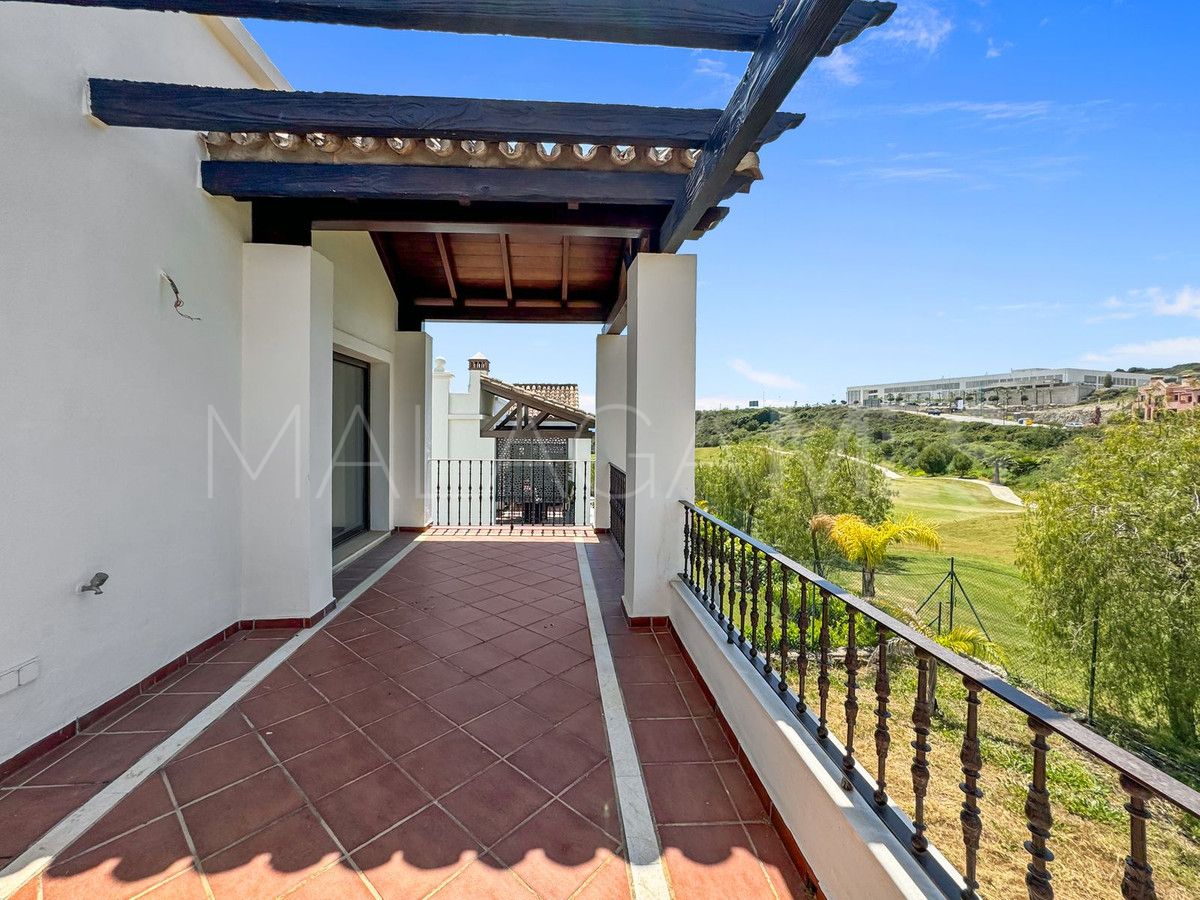 Buy villa in Estepona with 3 bedrooms