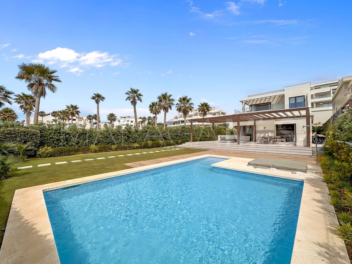 Se vende villa in New Golden Mile with 5 bedrooms