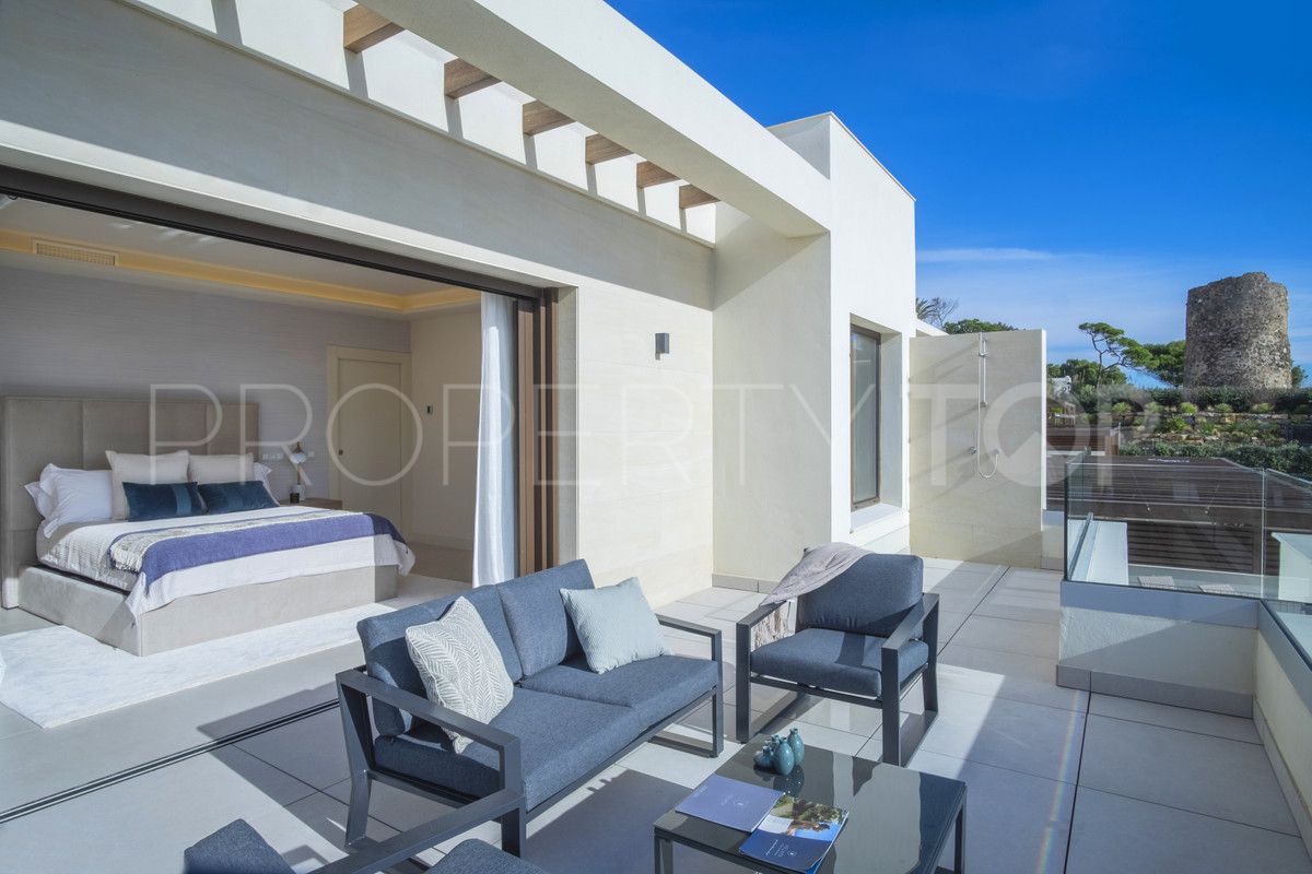 Villa for sale in New Golden Mile with 5 bedrooms