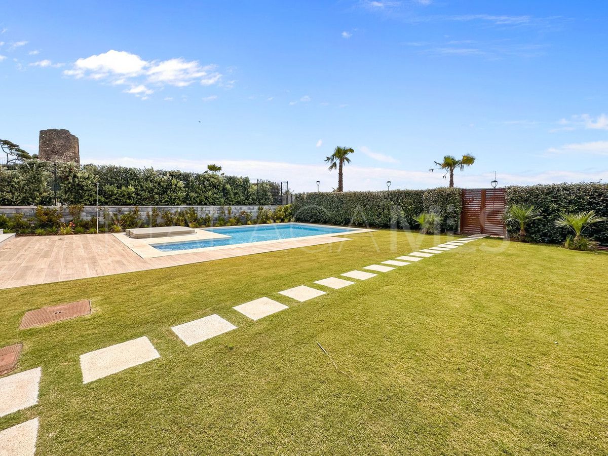 Se vende villa in New Golden Mile with 5 bedrooms