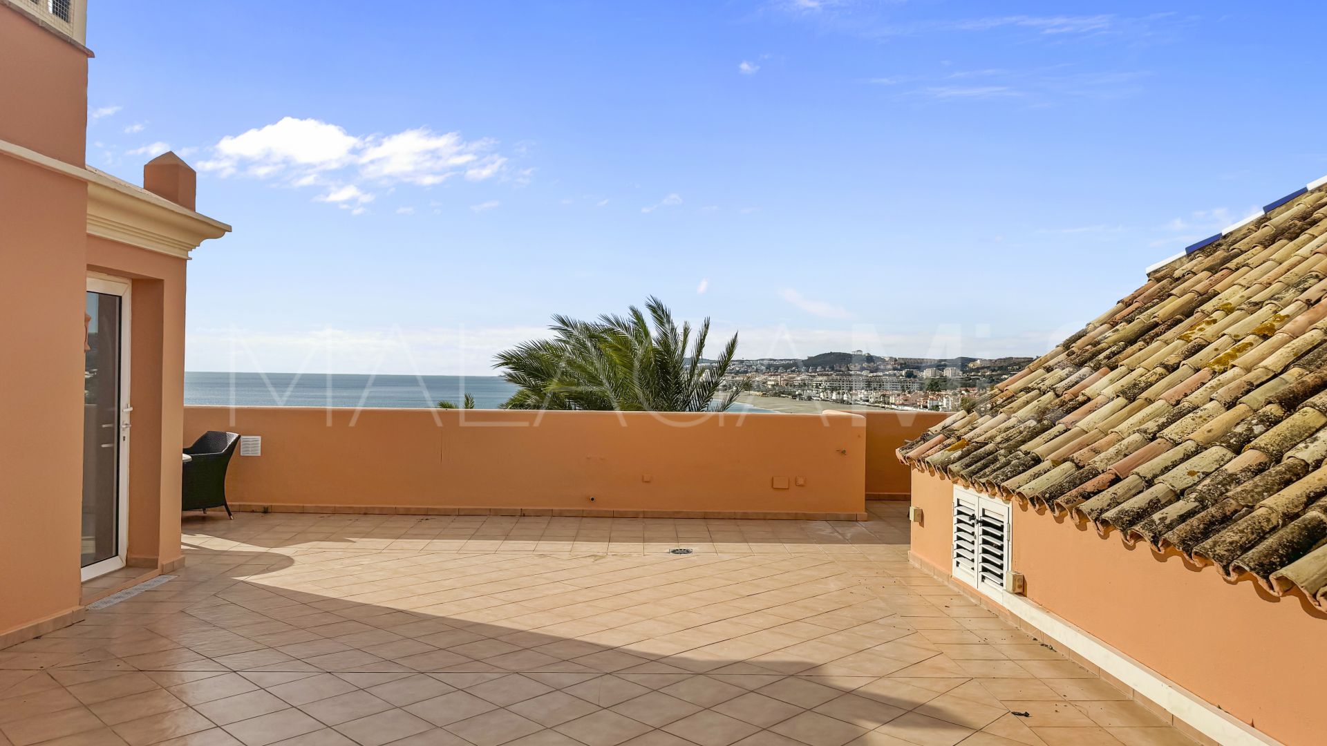 Duplex penthouse for sale in Casares Playa