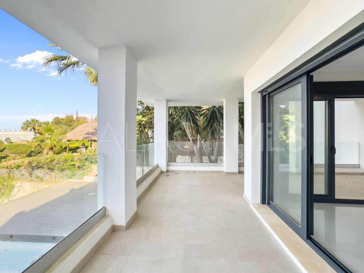 Villa for sale in Benalmadena