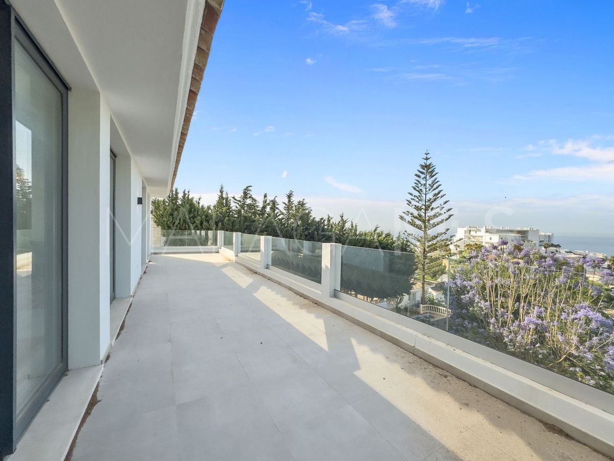 Villa for sale in Benalmadena