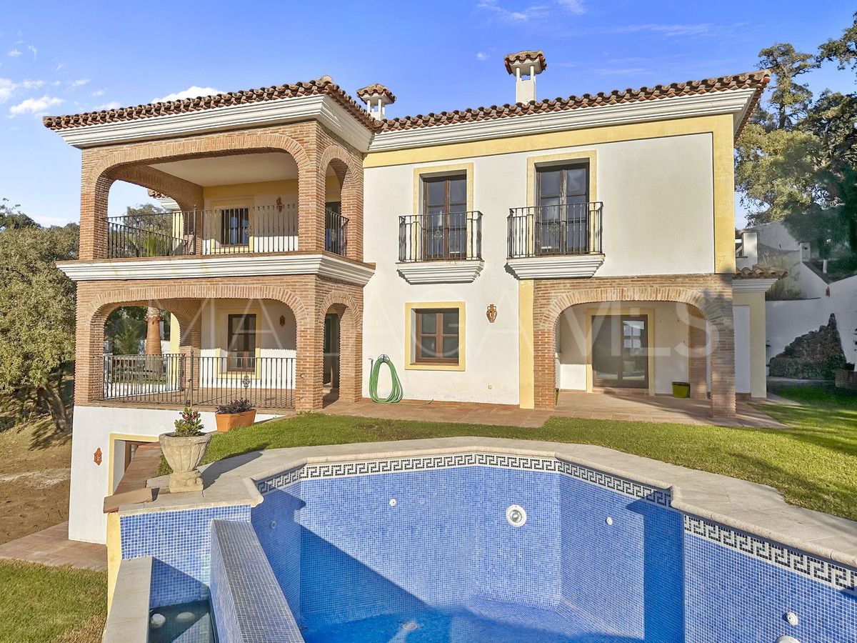 Villa for sale in Casares