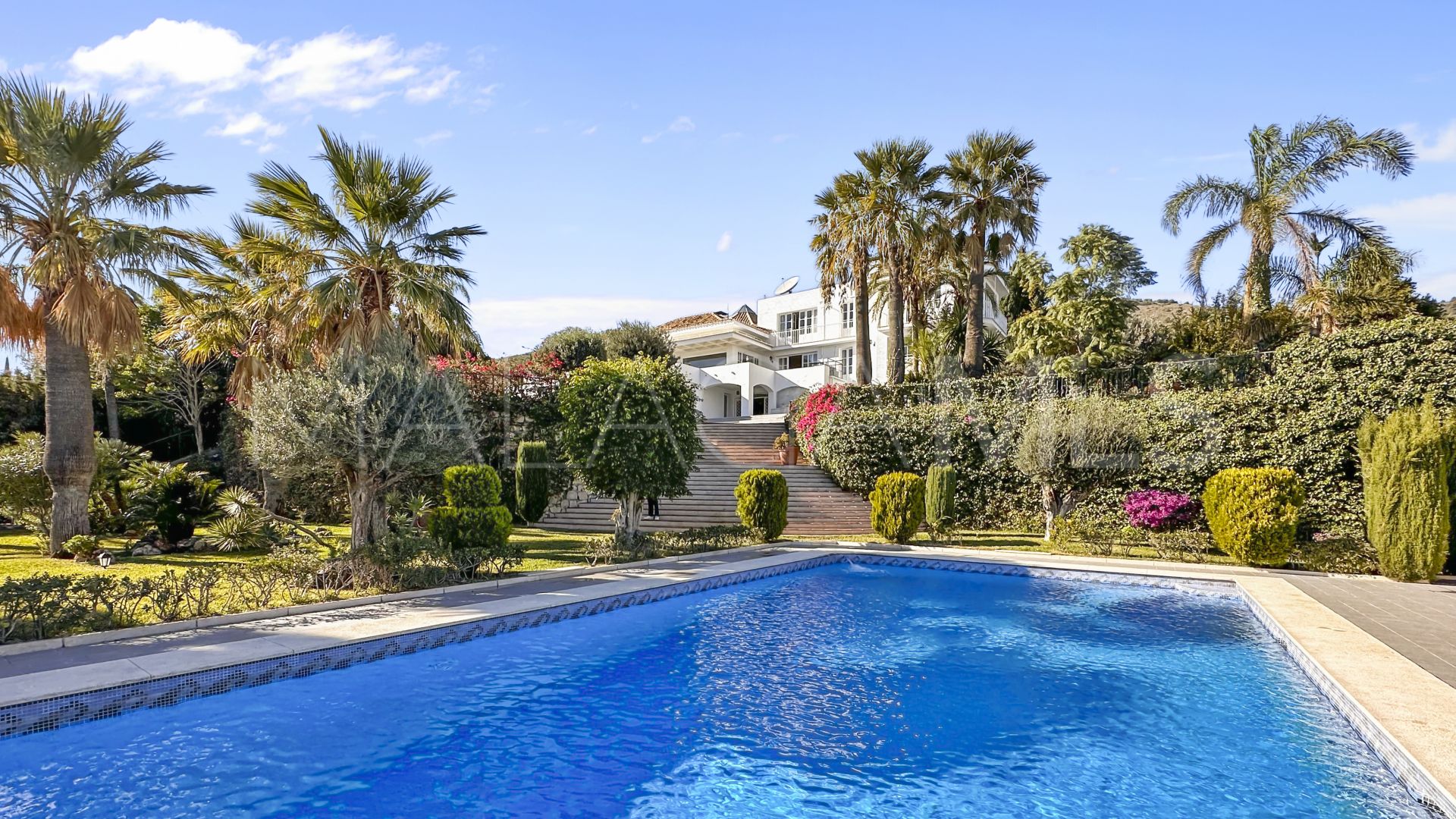 Villa for sale in Benalmadena Pueblo