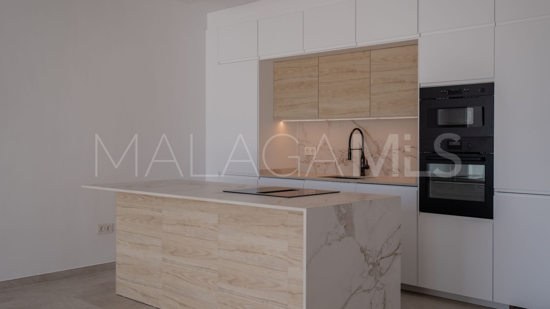 Penthouse for sale in Miraflores with 3 bedrooms