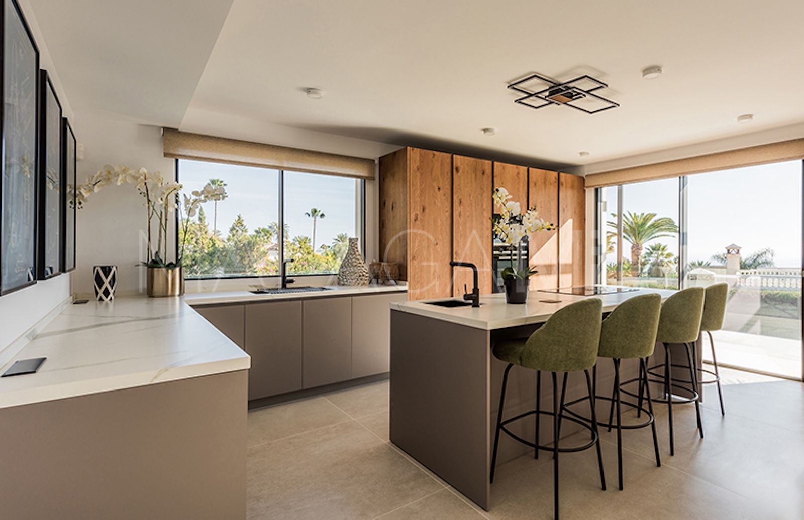 For sale 5 bedrooms villa in Golden Mile