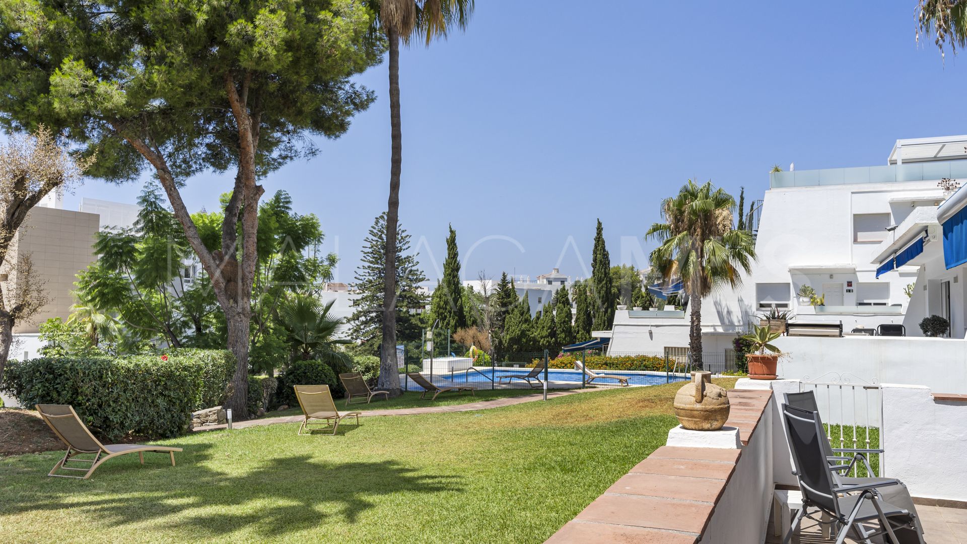 Apartamento planta baja a la venta in Nueva Andalucia