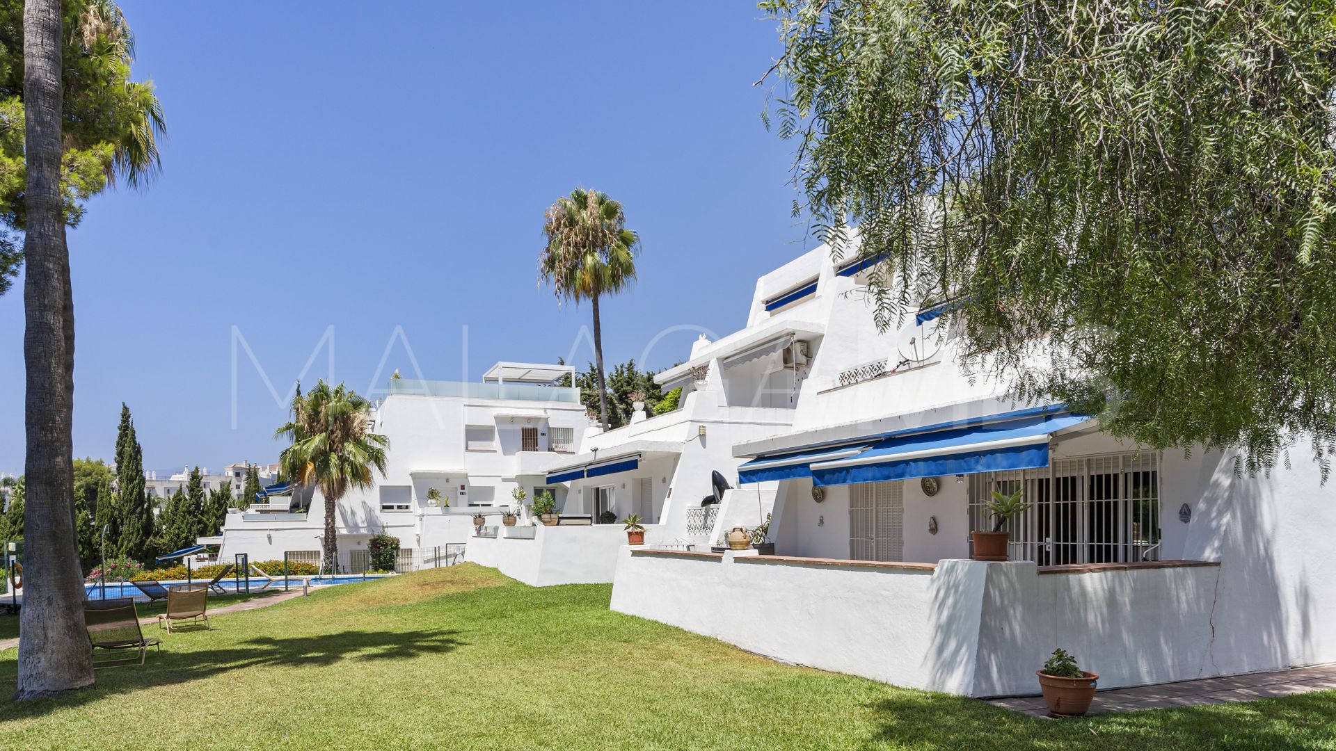 Apartamento planta baja a la venta in Nueva Andalucia