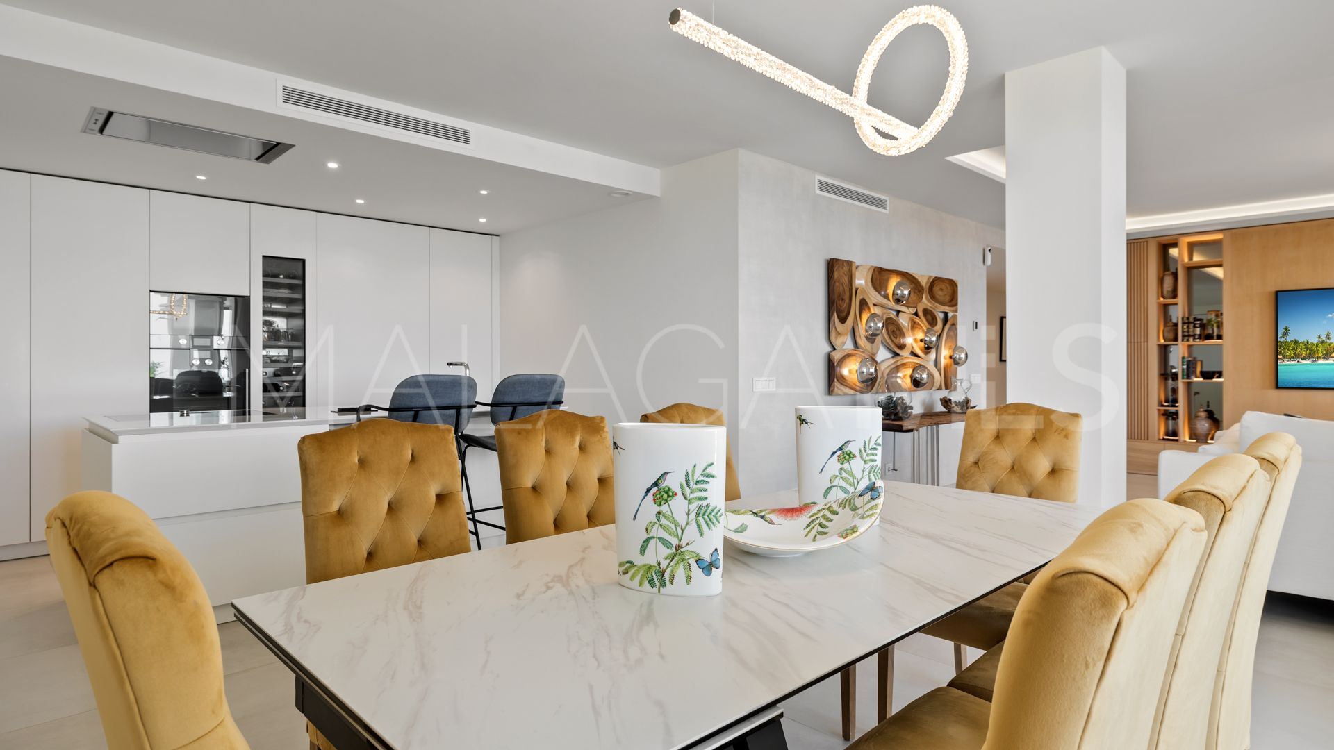 7 bedrooms apartment in Nueva Andalucia for sale