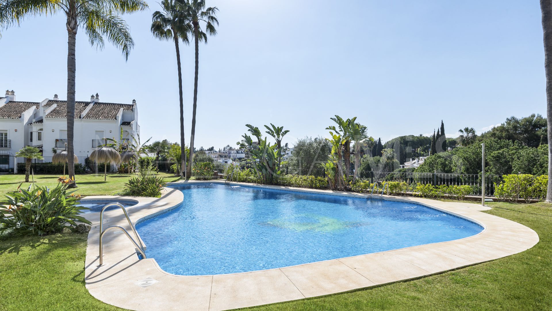 Radhus for sale in Marbella Golden Mile