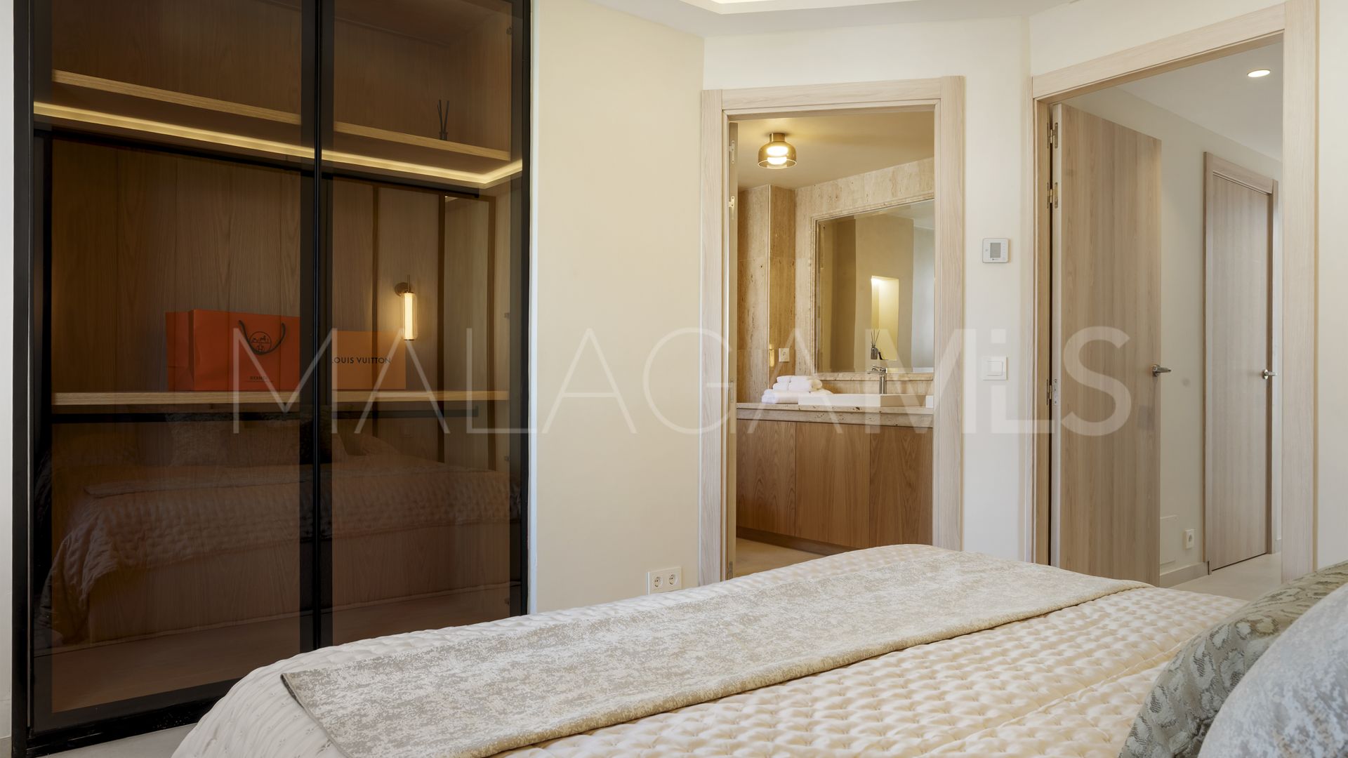 Radhus for sale in Marbella Golden Mile