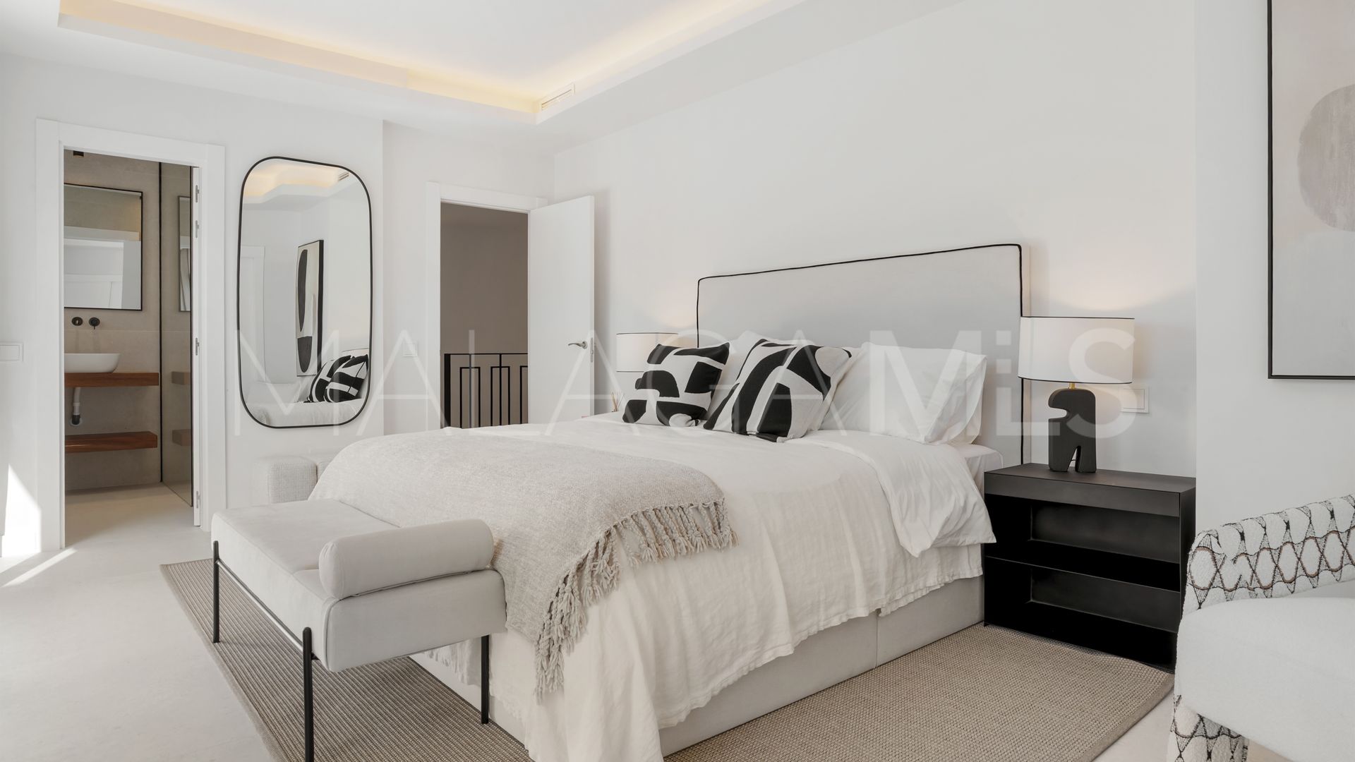 Radhus for sale in Los Olivos