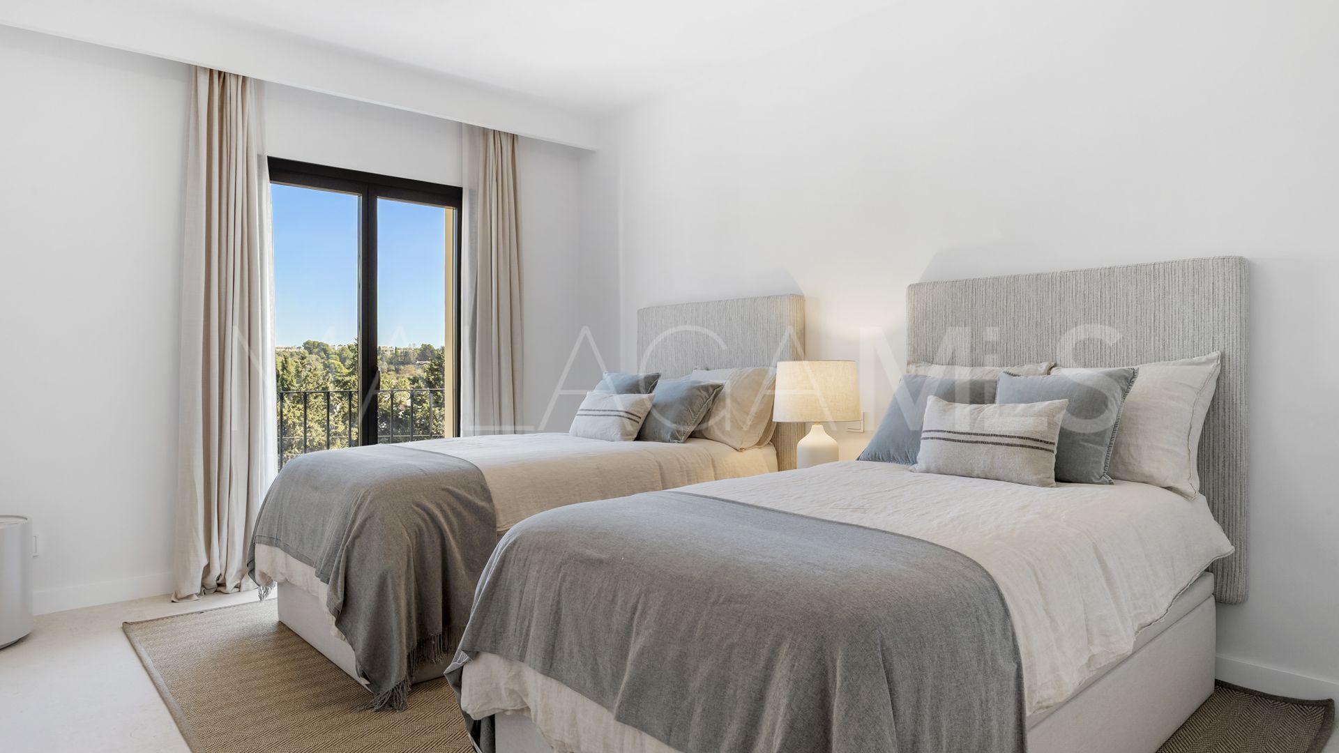 Radhus for sale in Los Olivos