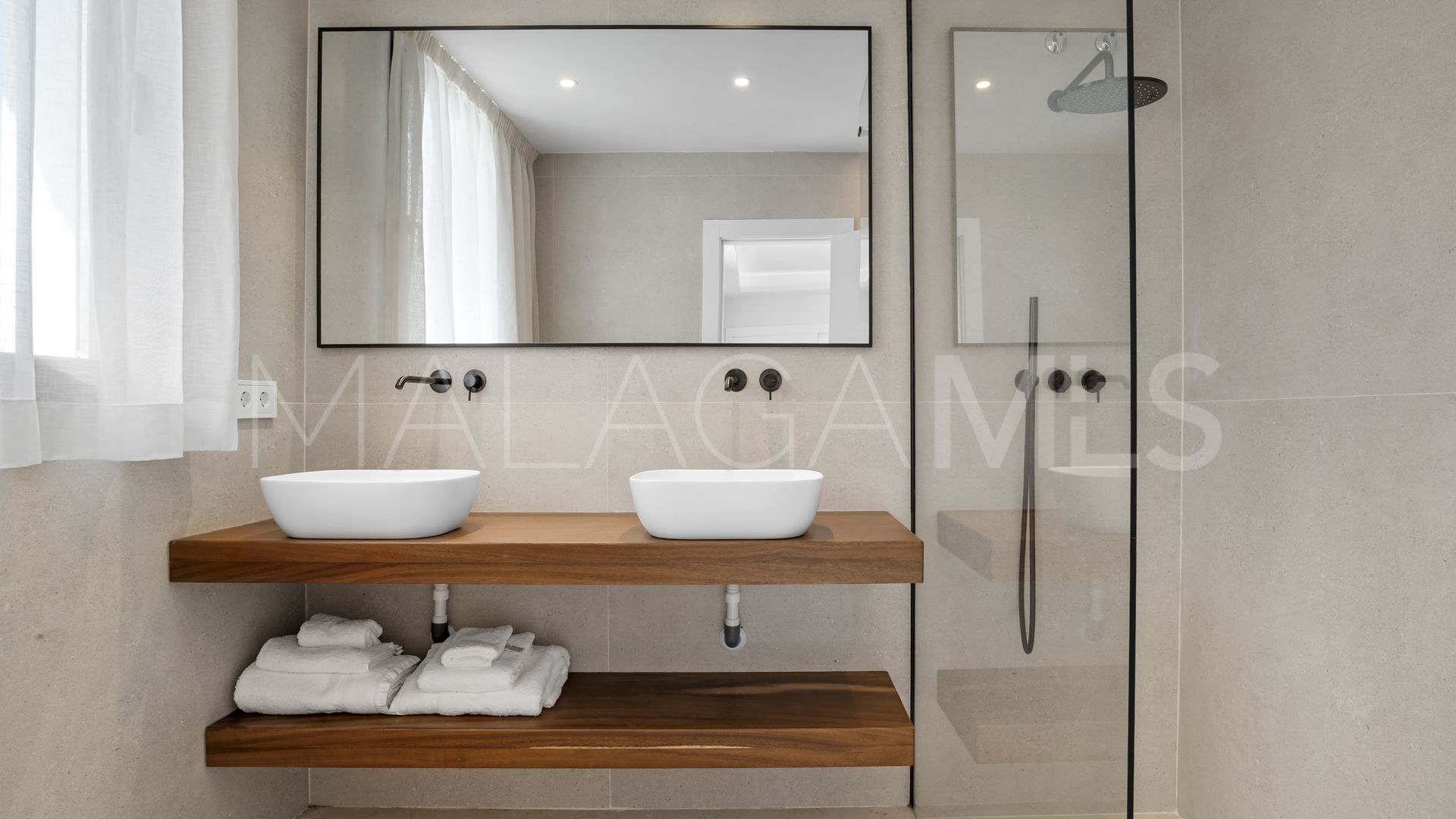 Radhus for sale in Los Olivos