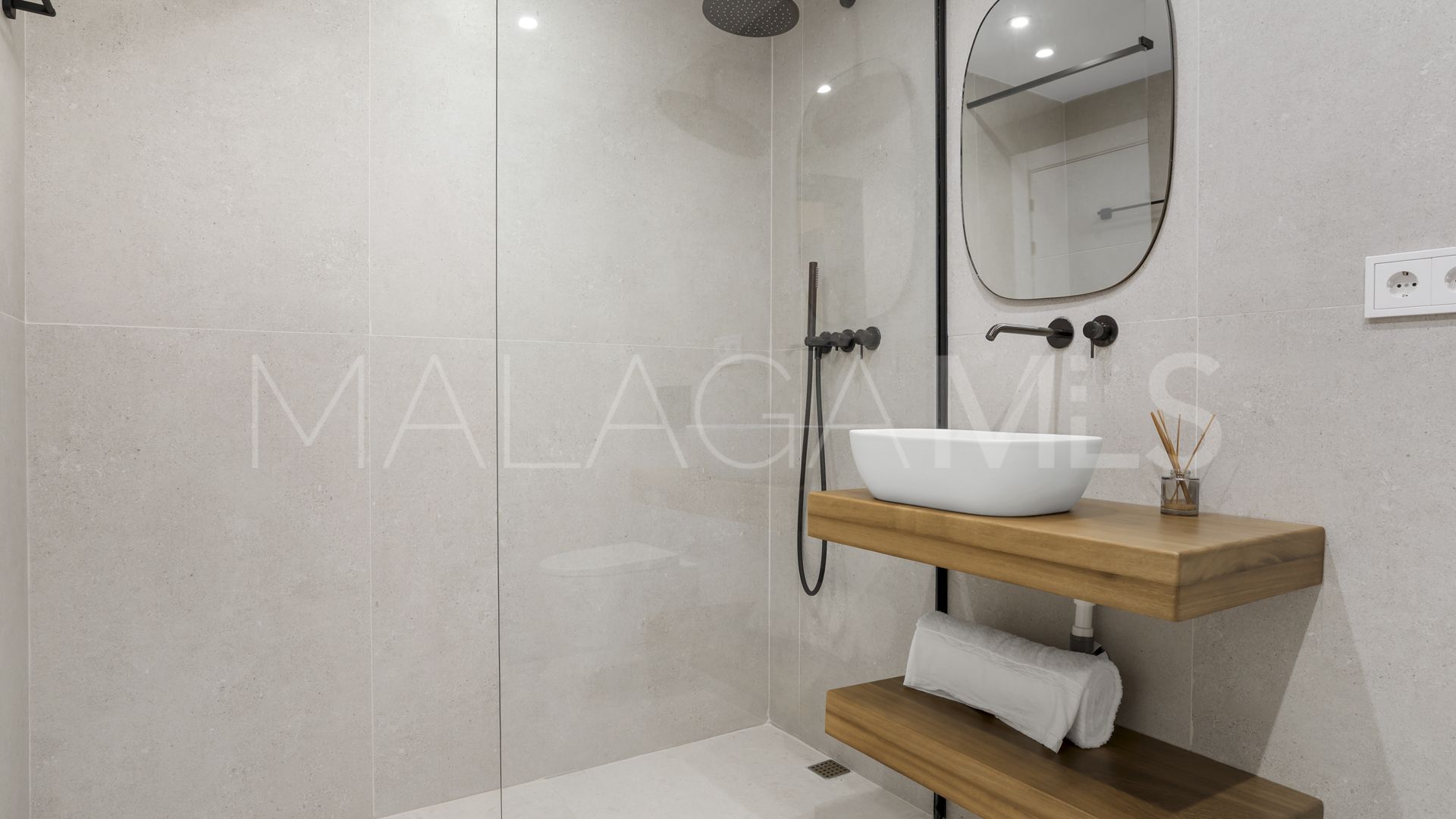 Radhus for sale in Los Olivos