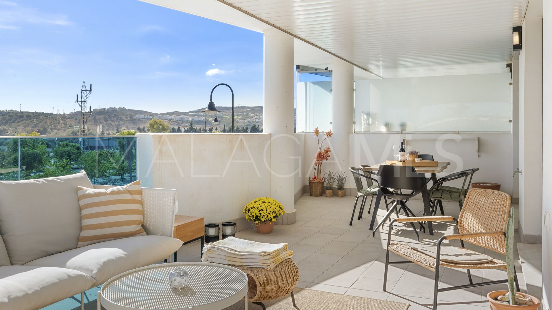 For sale Las Lagunas 2 bedrooms apartment