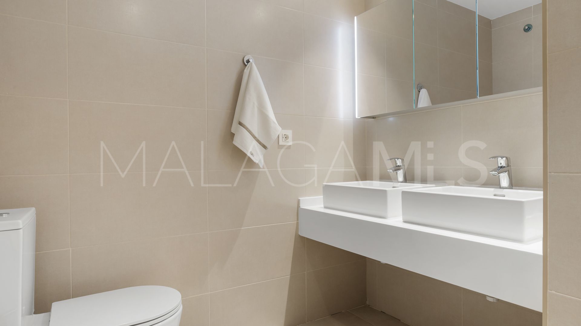 For sale Las Lagunas 2 bedrooms apartment