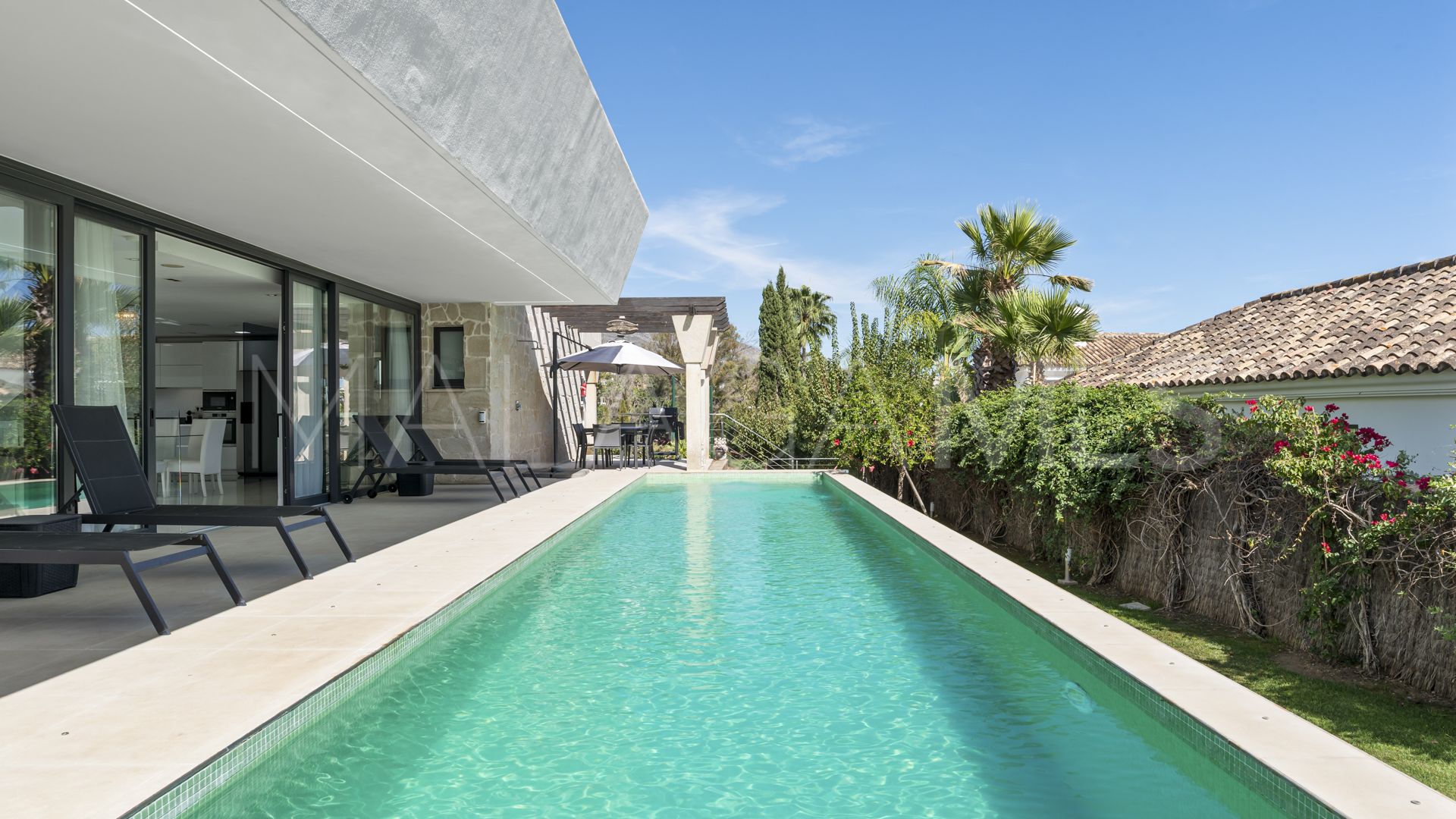 Hus i byn for sale in La Cerquilla