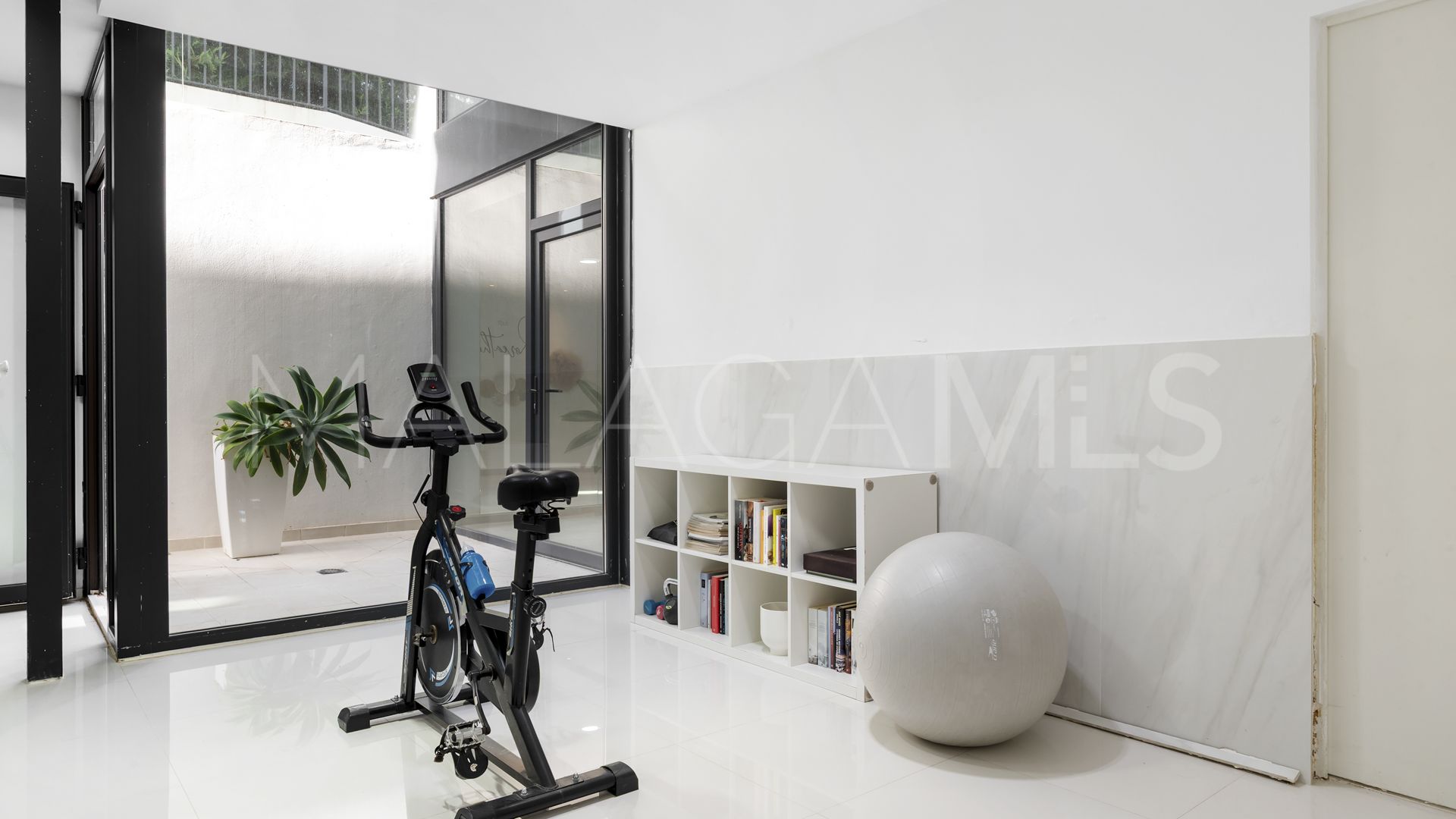 Hus i byn for sale in La Cerquilla