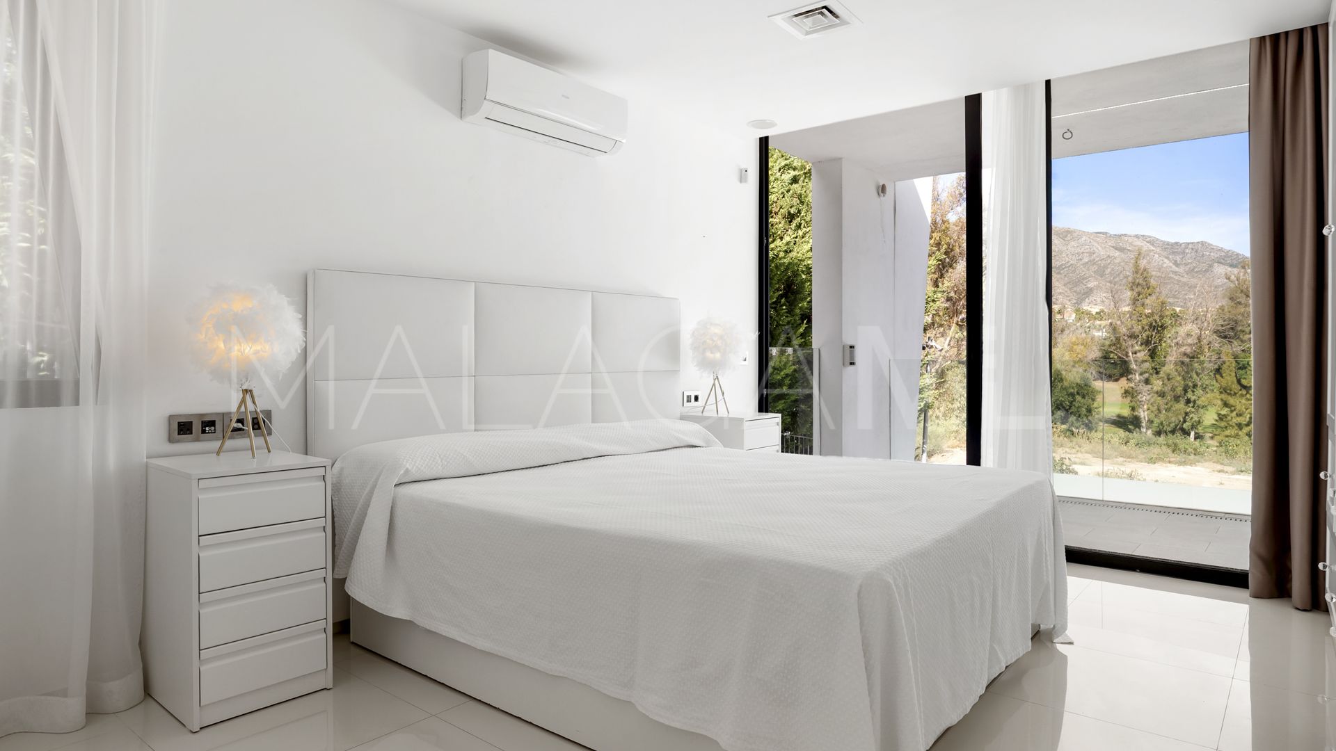 Hus i byn for sale in La Cerquilla