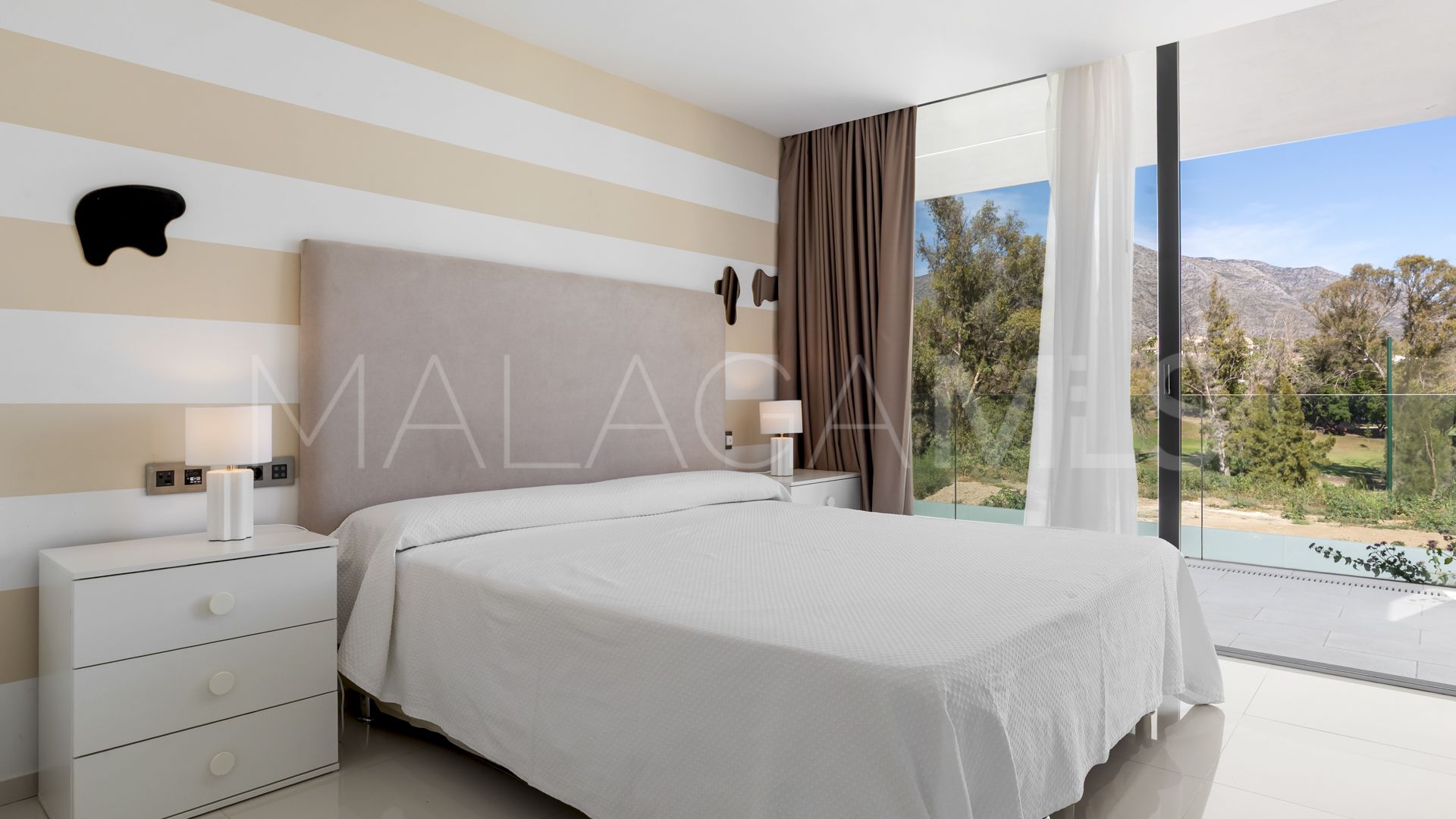 Hus i byn for sale in La Cerquilla