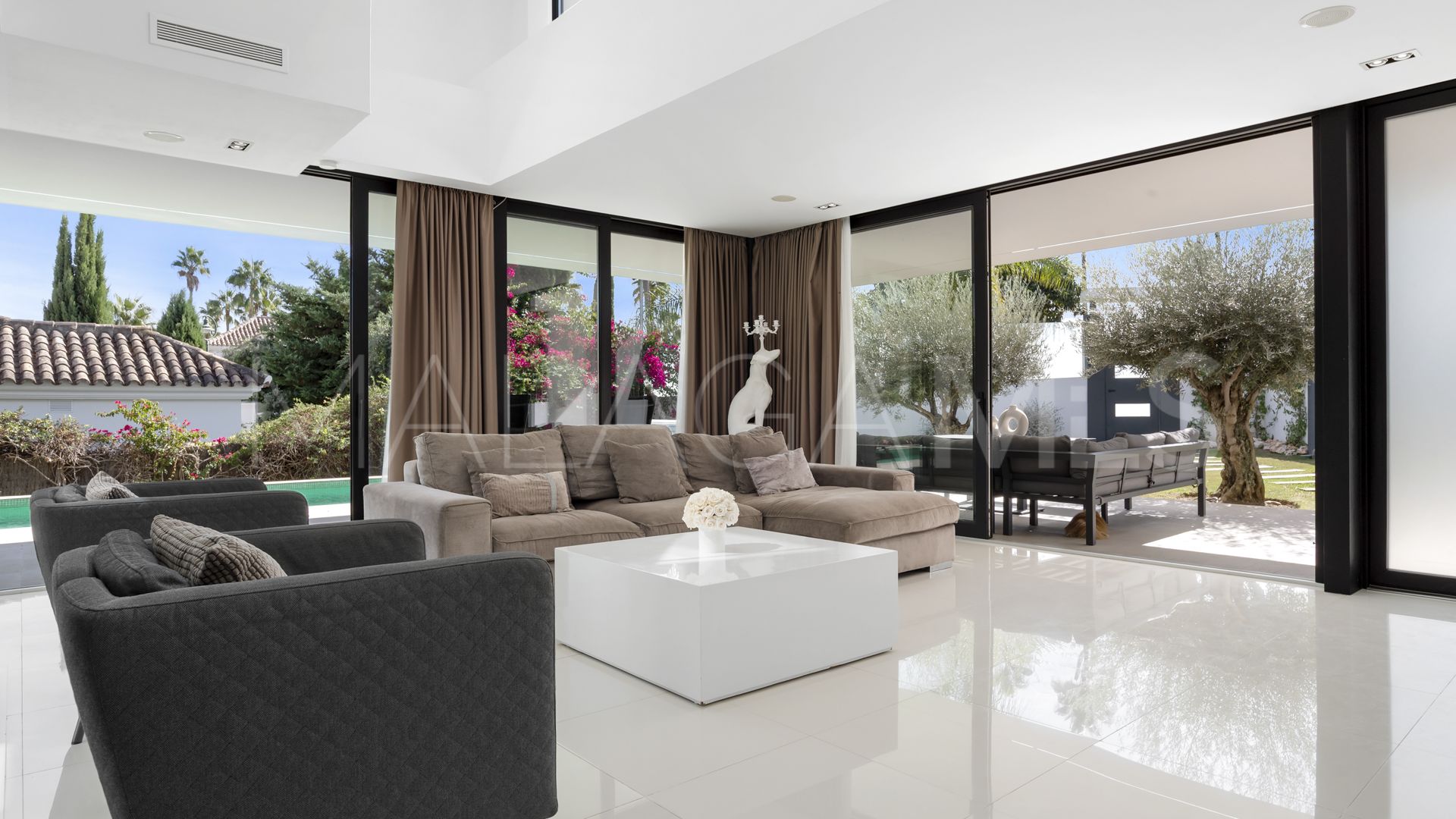 Hus i byn for sale in La Cerquilla