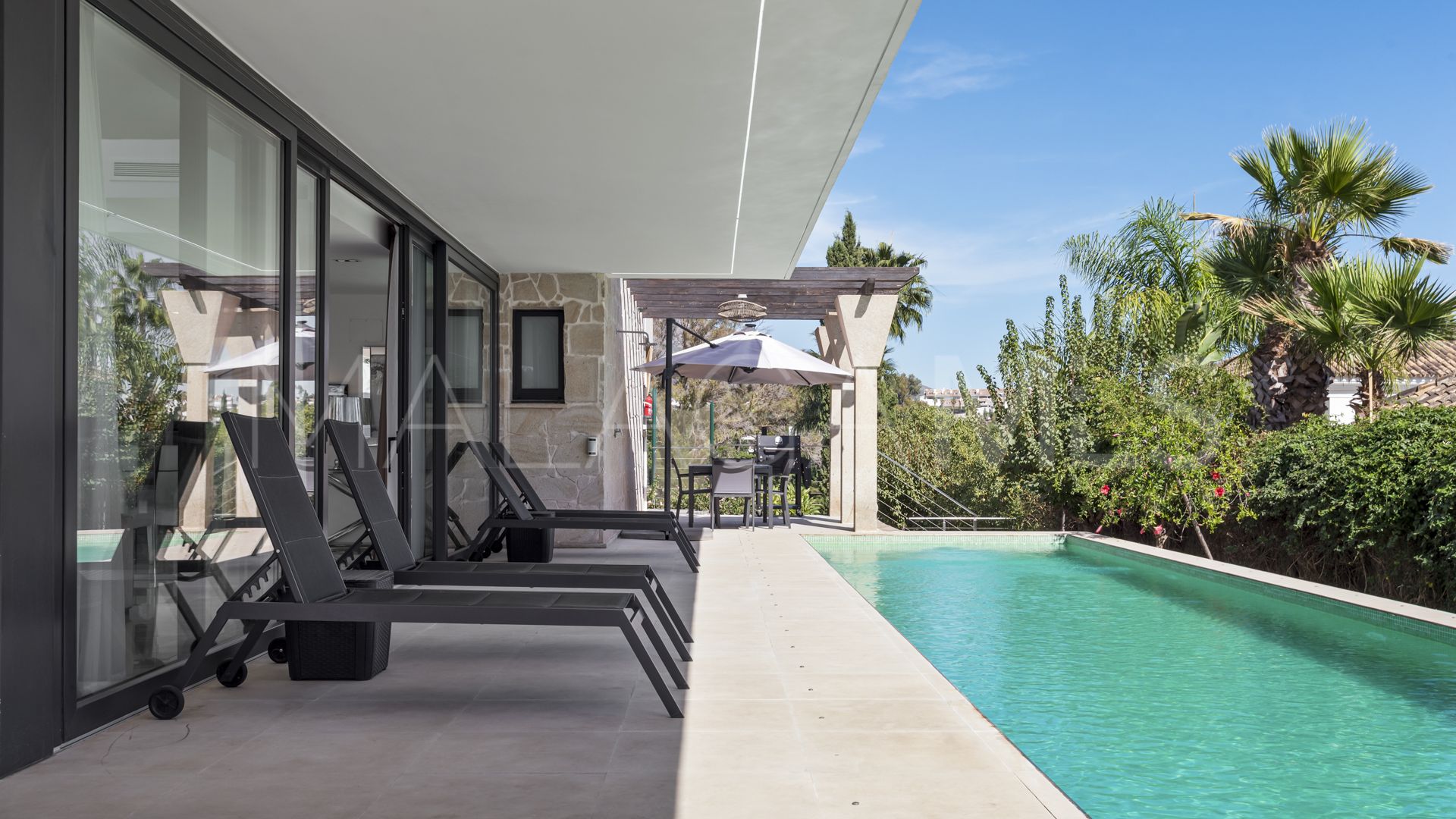Hus i byn for sale in La Cerquilla