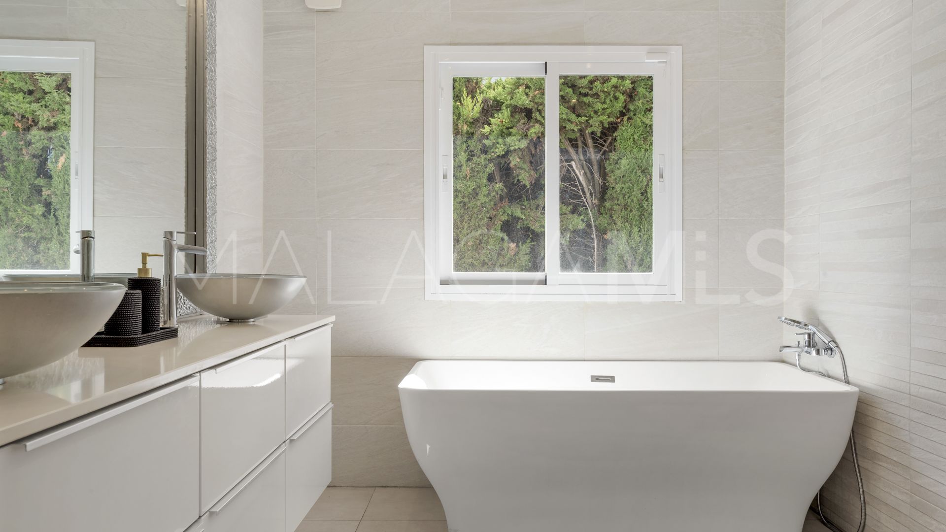 Haus for sale in Nueva Andalucia