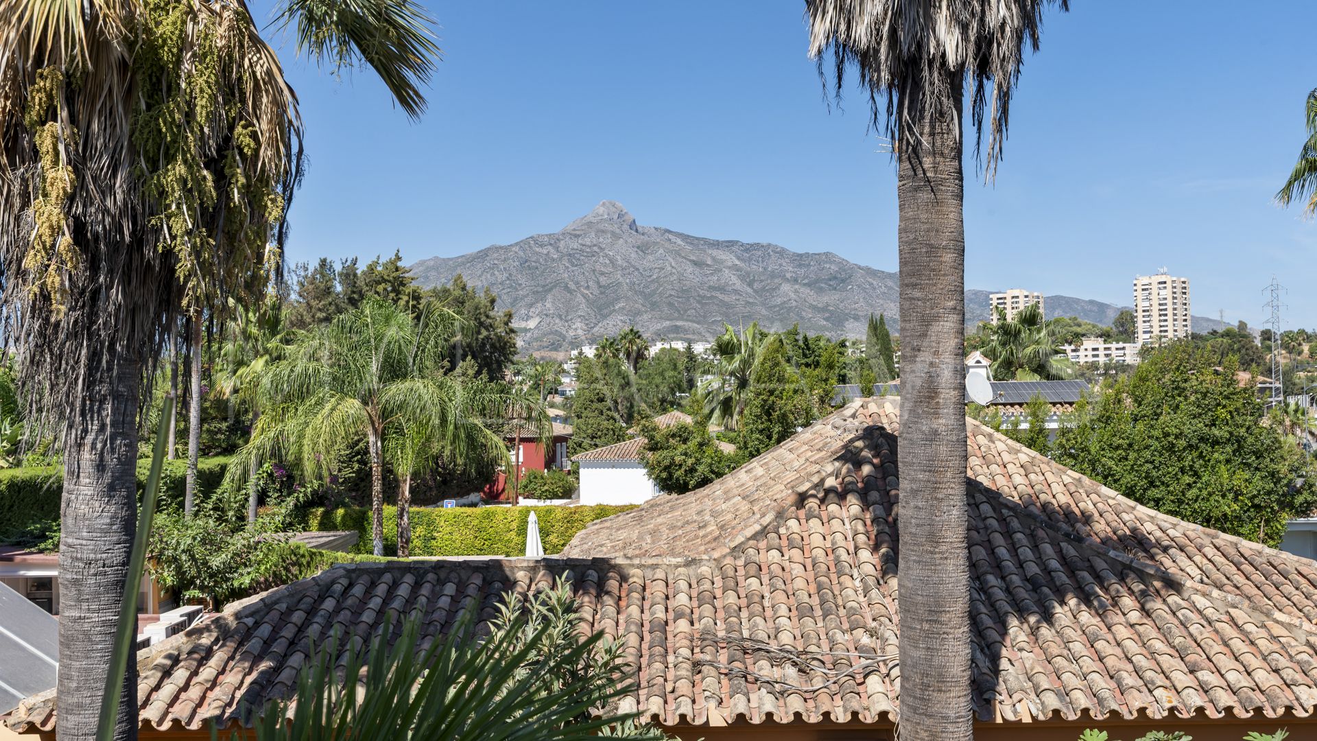 Haus for sale in Nueva Andalucia