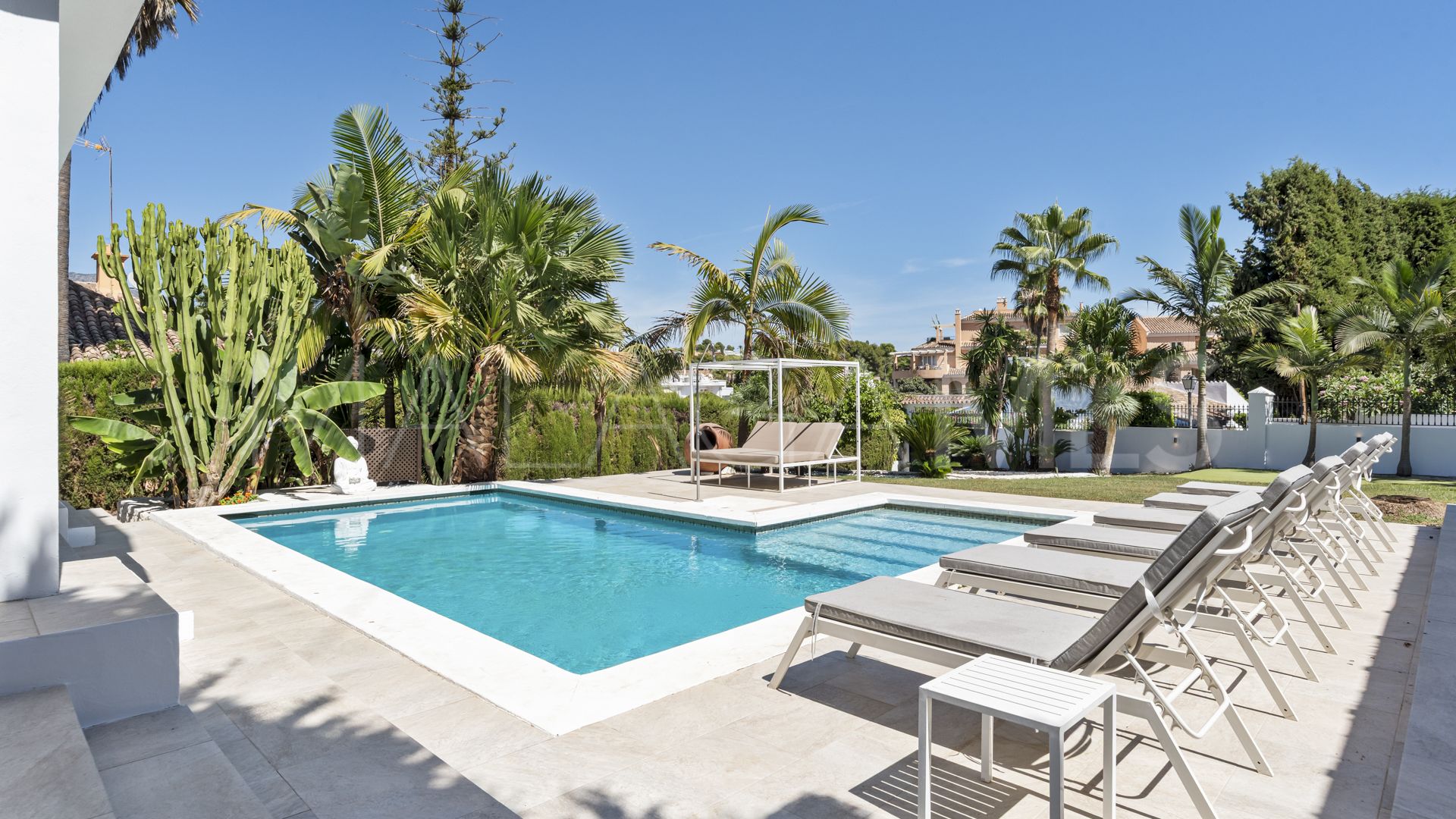 Haus for sale in Nueva Andalucia