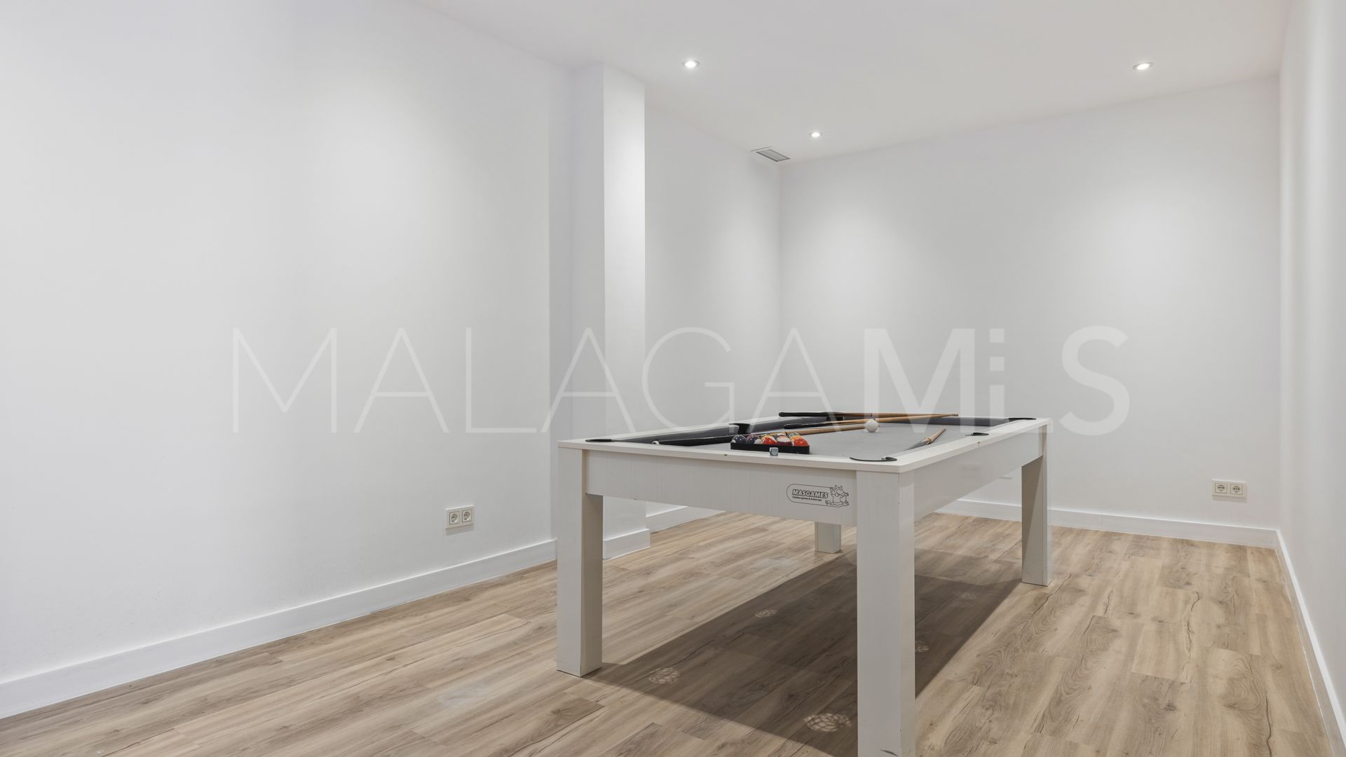 Las Adelfas, villa for sale