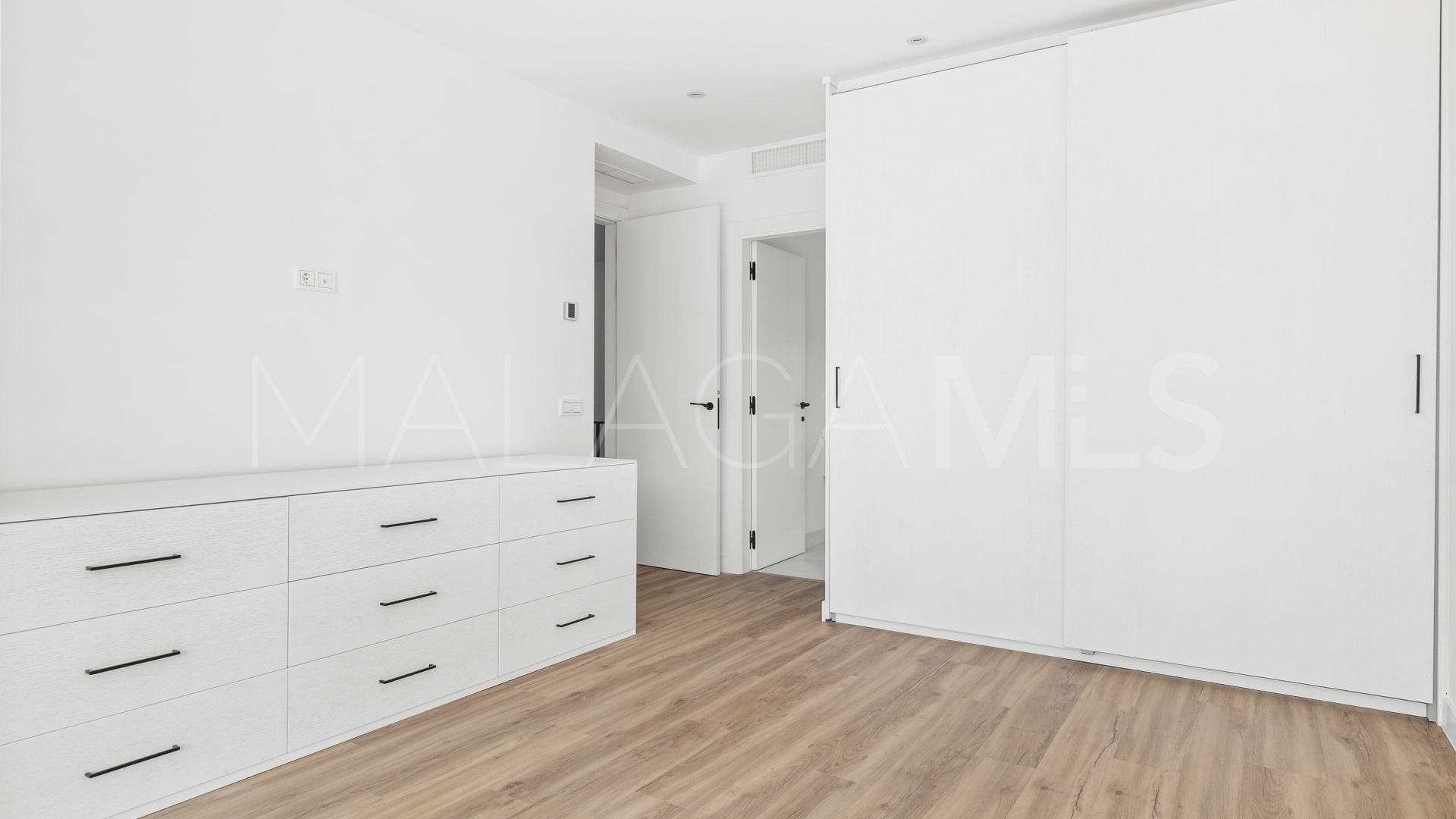 Las Adelfas, villa for sale