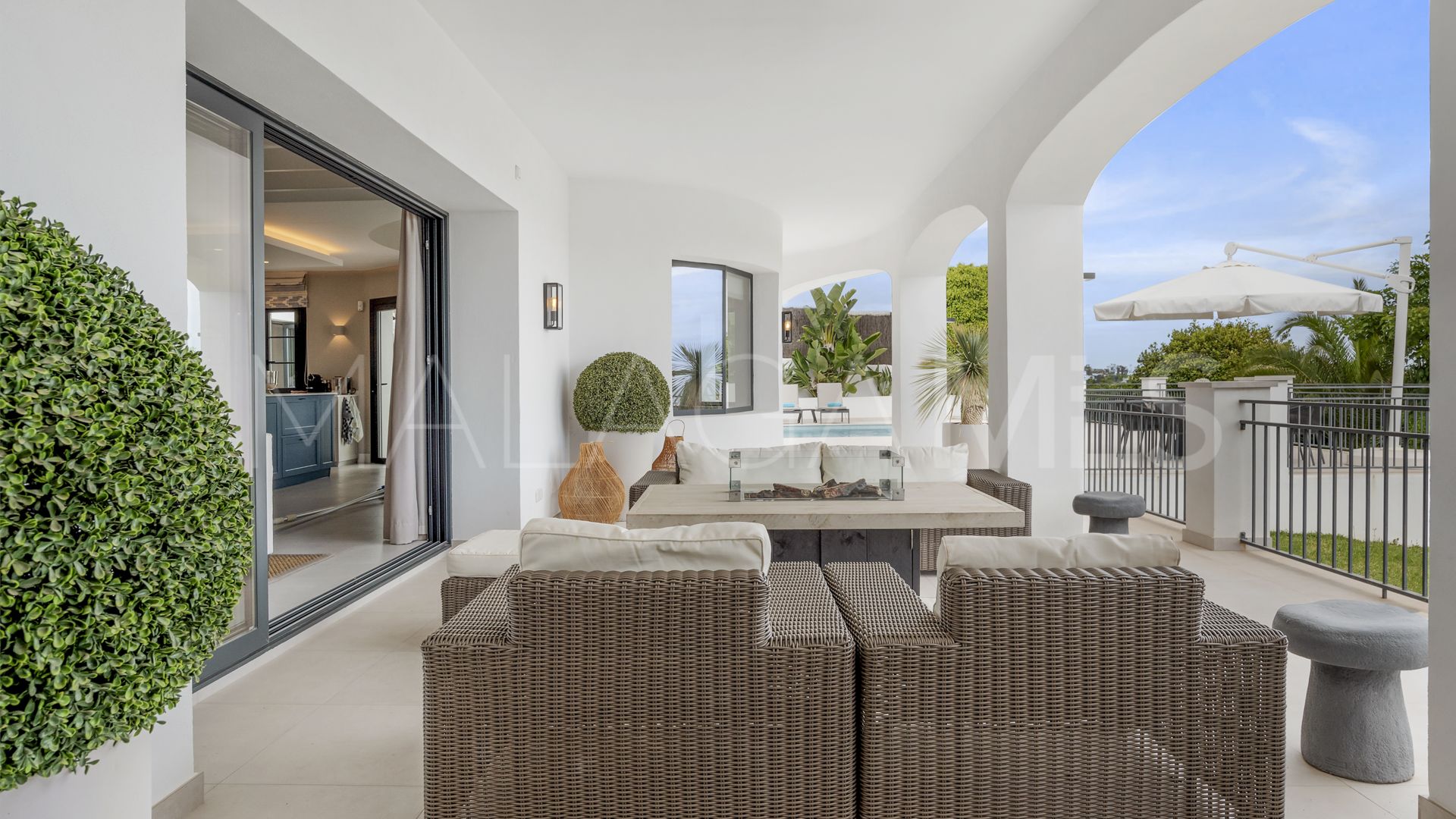 Villa for sale in Altos del Paraiso