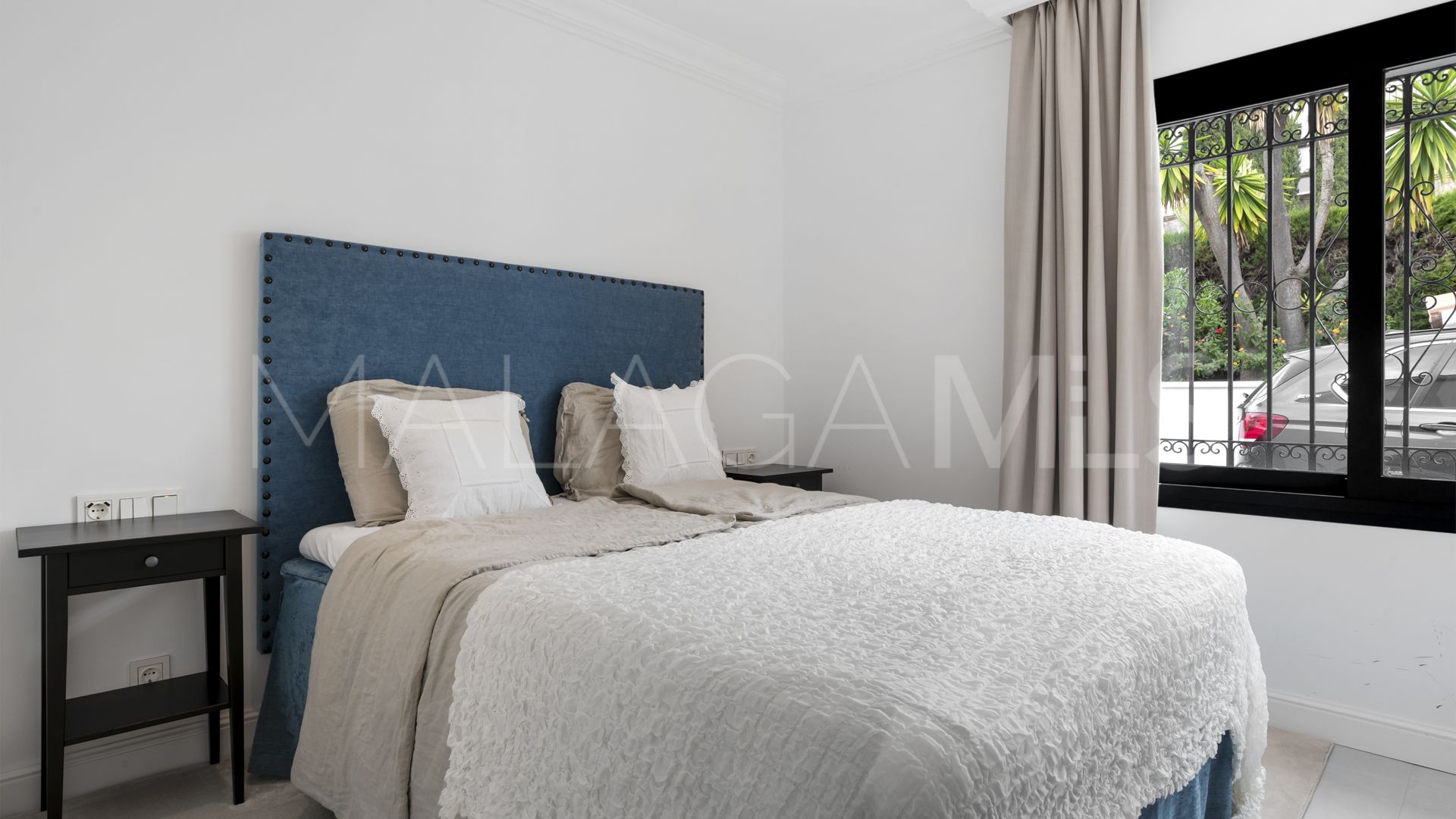 Villa for sale in Altos del Paraiso