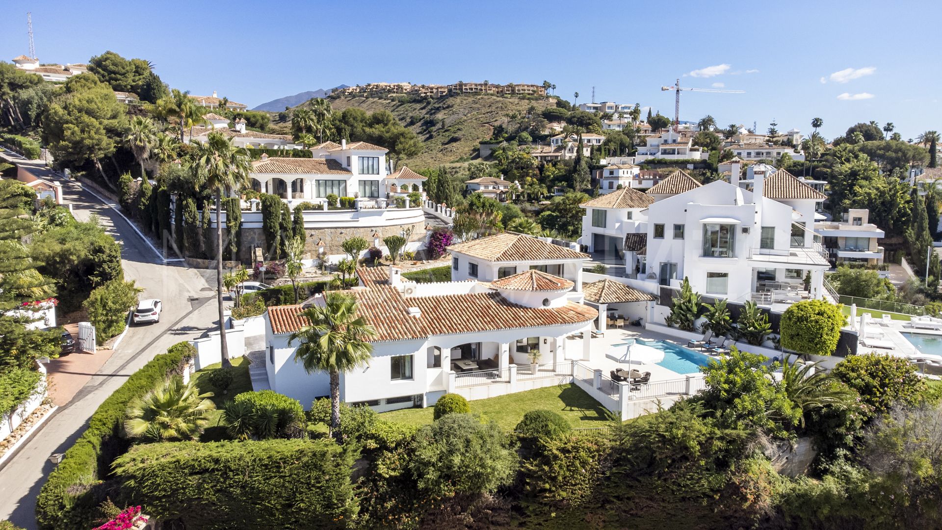 Villa for sale in Altos del Paraiso